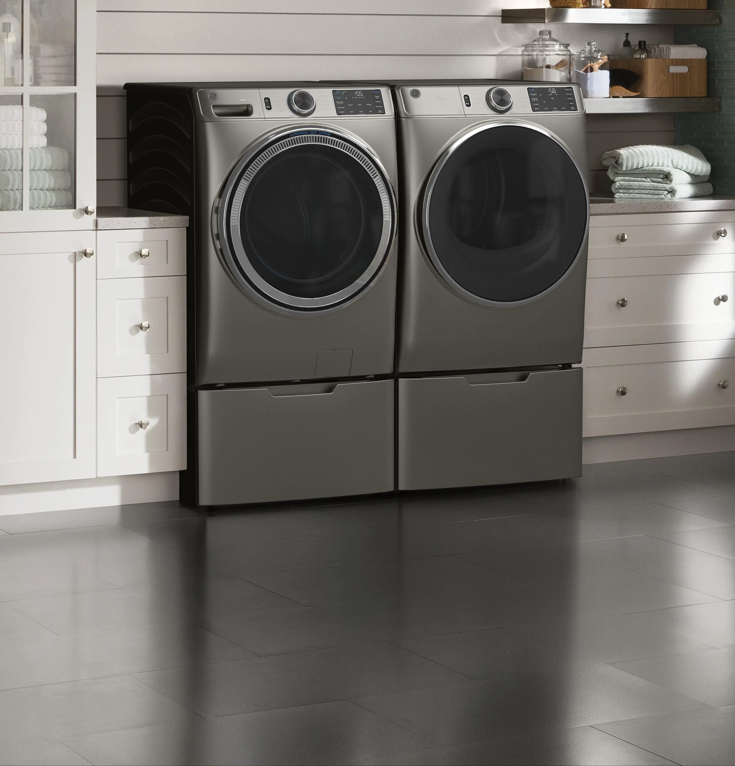 GE® 7.8 cu. ft. Capacity Smart Front Load Gas Dryer with Steam and Sanitize Cycle - Image 18