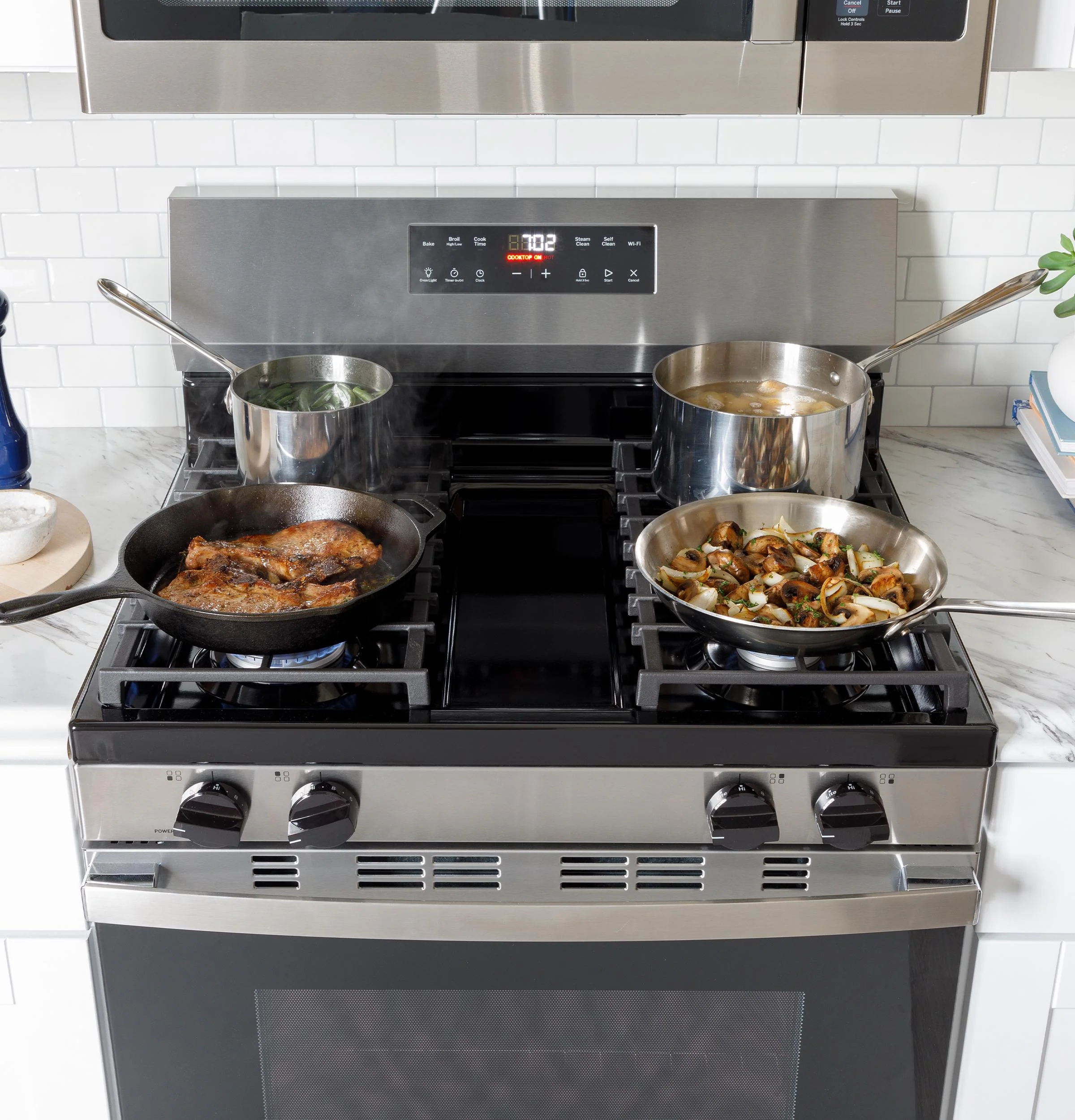 GGF400PVSS GE® 30" Free-Standing Gas Range - Image 8