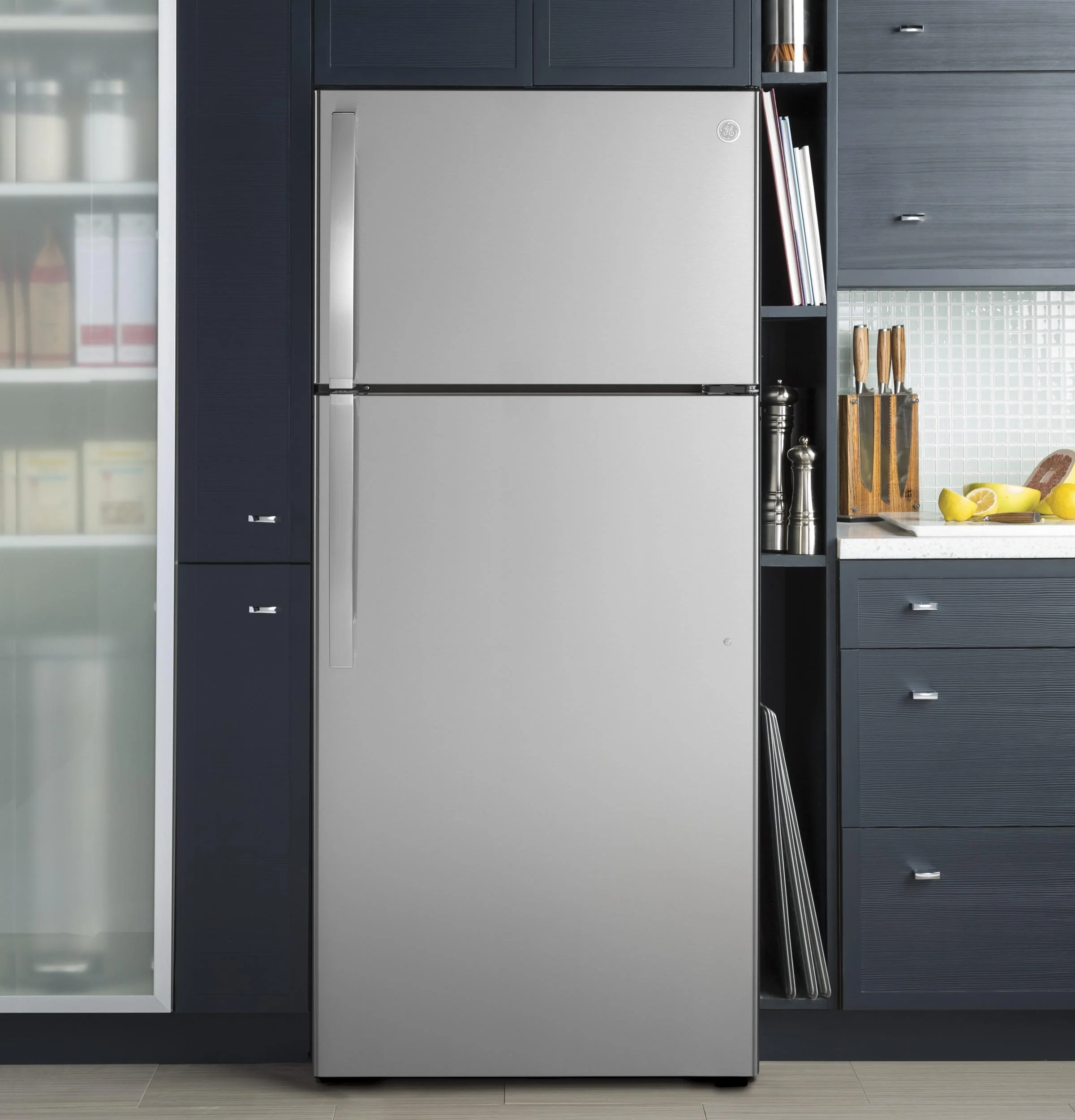 GIE17GSNRSS GE® ENERGY STAR® 16.6 Cu. Ft. Top-Freezer Refrigerator - Image 7