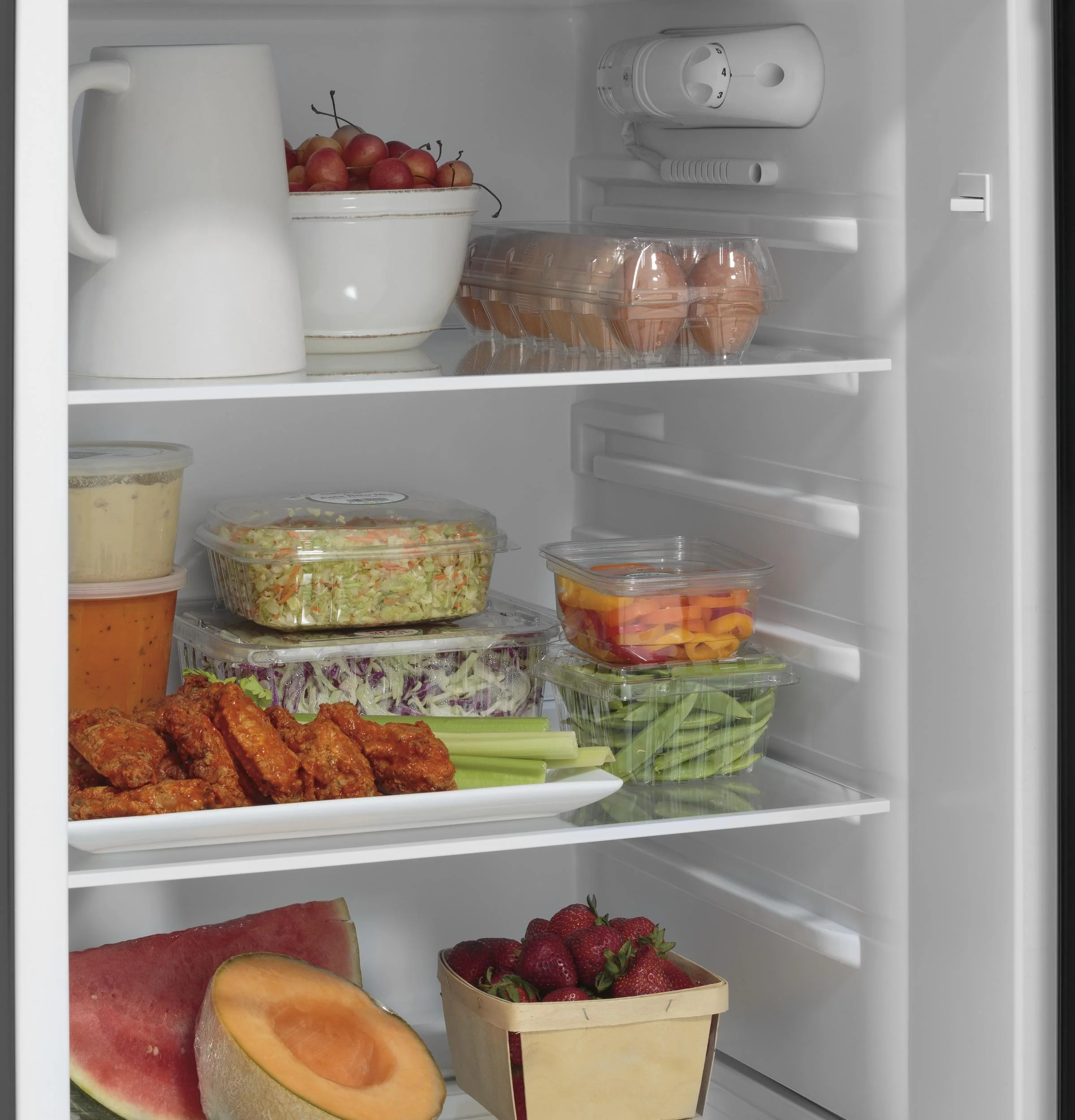 GPV10FSNSB GE® 9.8 Cu. Ft. 12 Volt DC Power Top-Freezer Refrigerator - Image 7