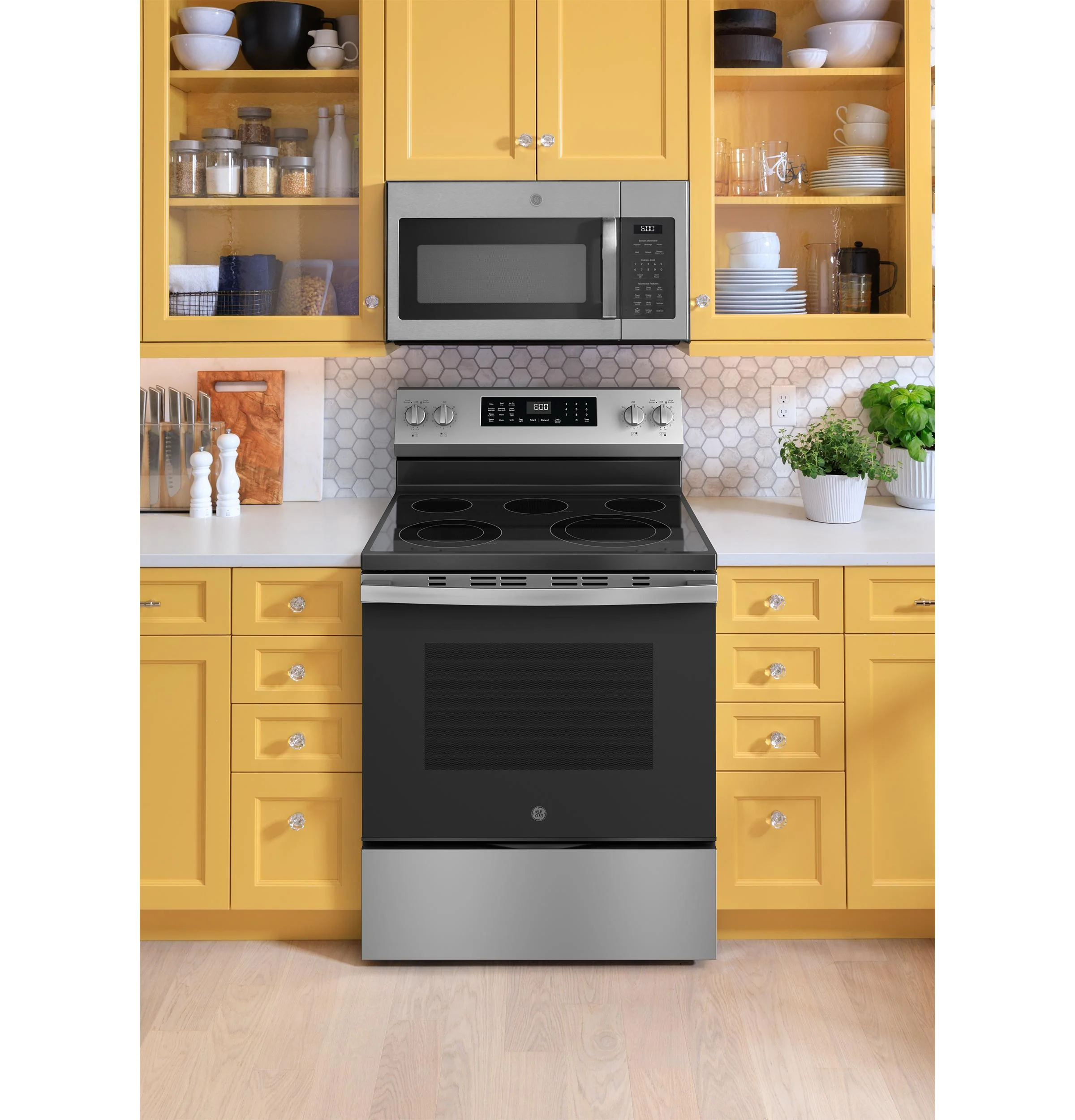 GRF600AVSS GE® ENERGY STAR® 30" Free-Standing Electric Convection Range with No Preheat Air Fry and EasyWash™ Oven Tray - Image 6