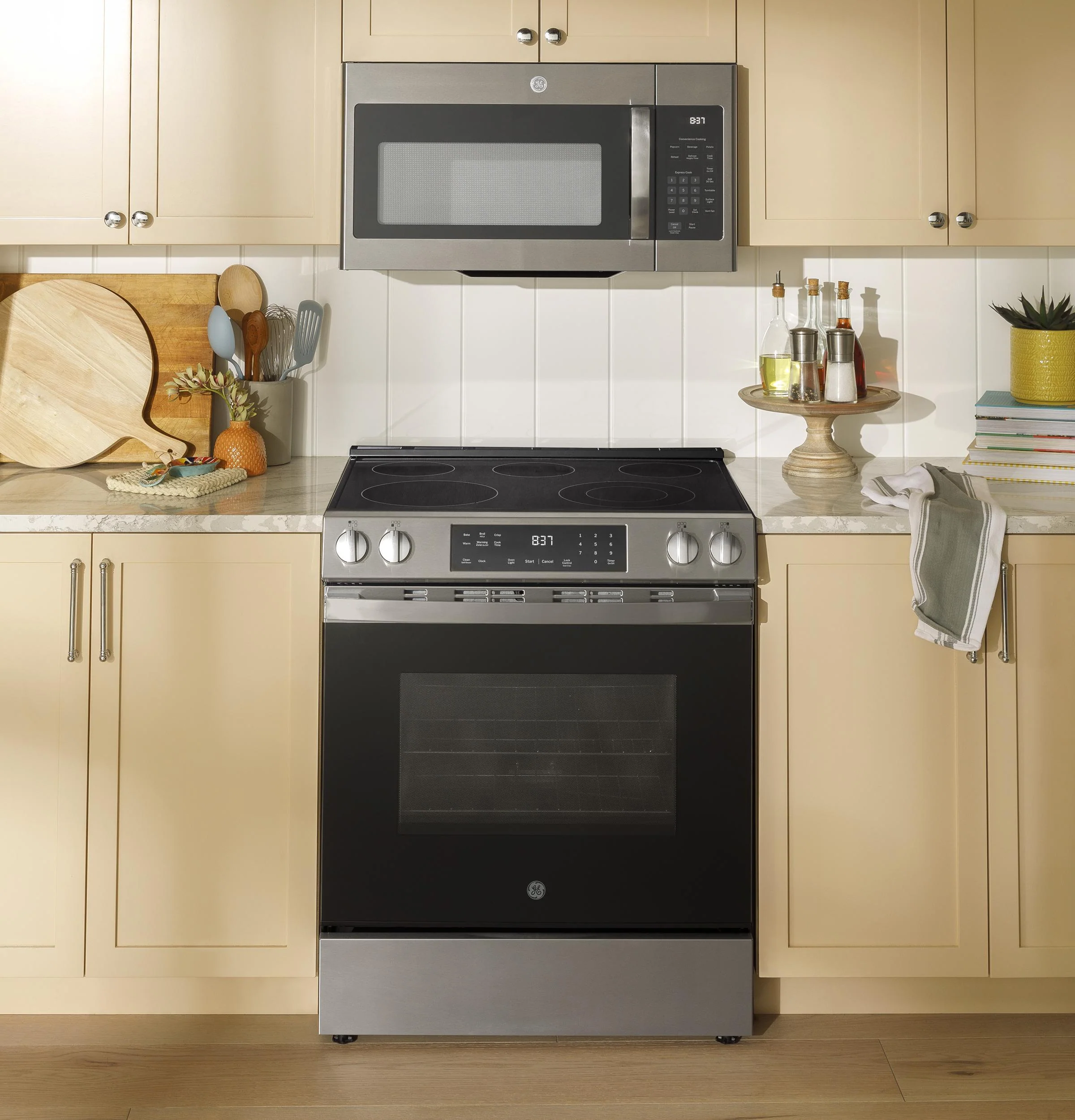 GRS500PVSS GE® ENERGY STAR® 30" Slide-In Electric Range with Crisp Mode - Image 6