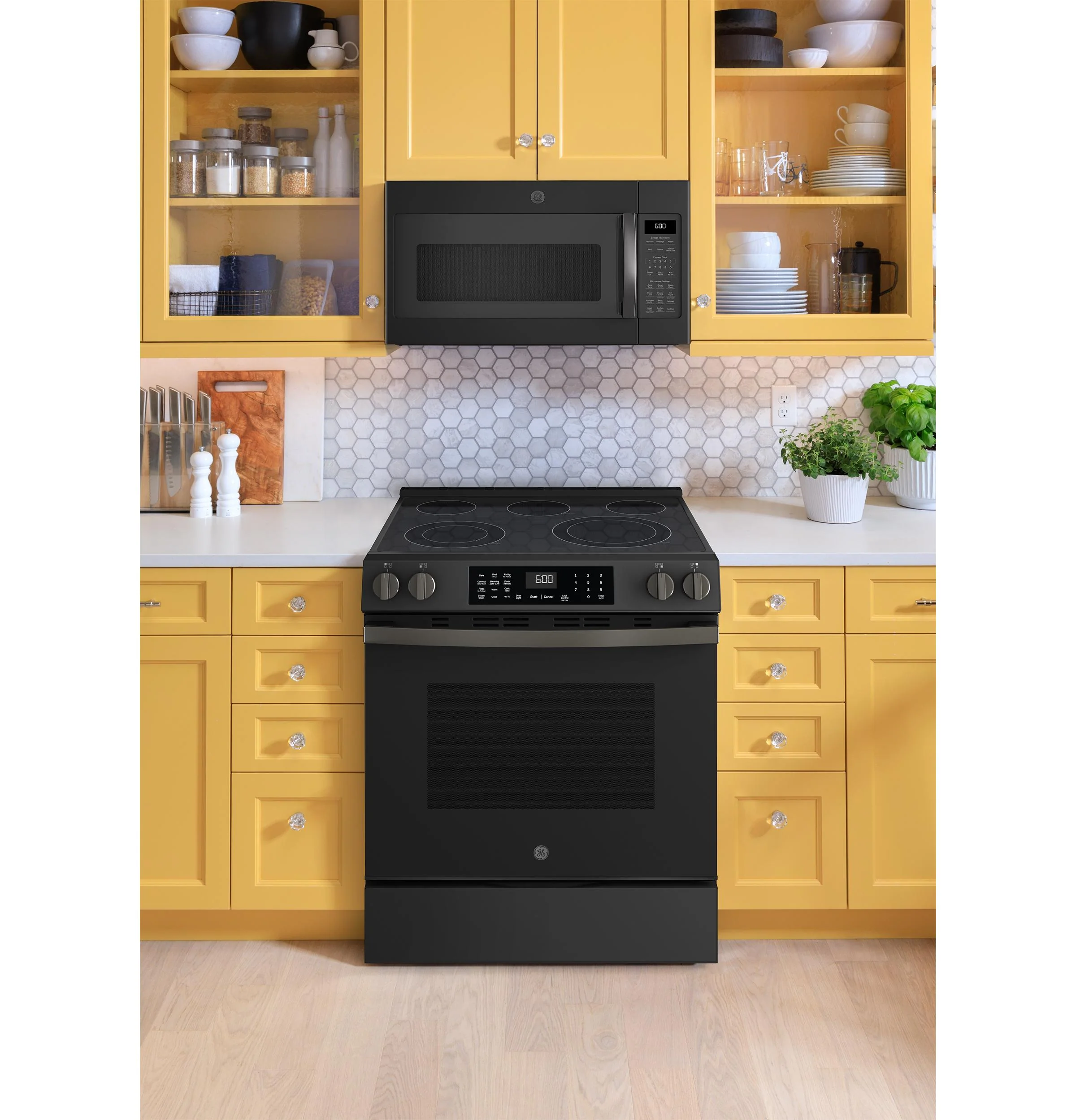 GRS600AVDS GE® ENERGY STAR® 30" Slide-In Electric Convection Range with No Preheat Air Fry and EasyWash™ Oven Tray - Image 6