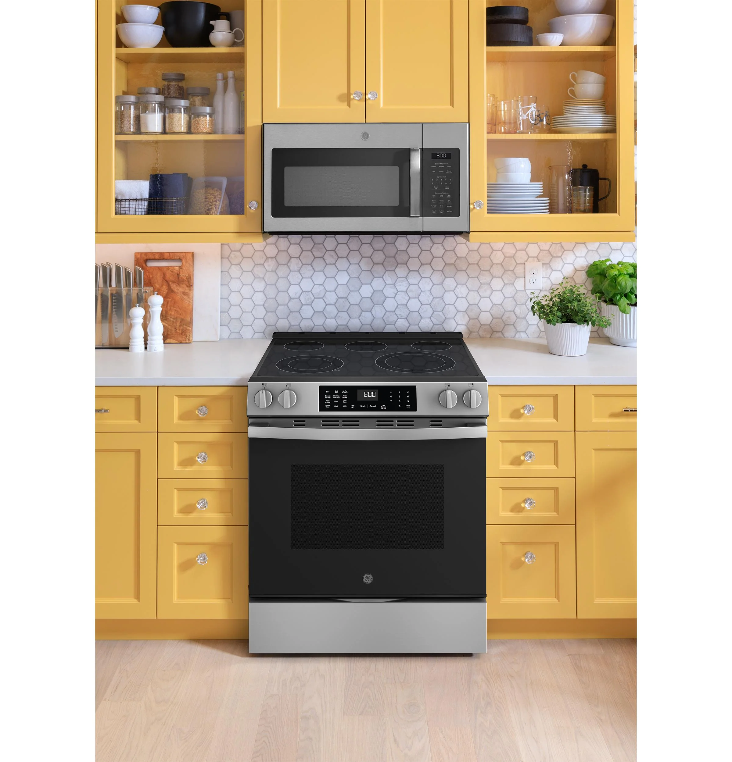GRS600AVFS GE® ENERGY STAR® 30" Slide-In Electric Convection Range with No Preheat Air Fry and EasyWash™ Oven Tray - Image 32