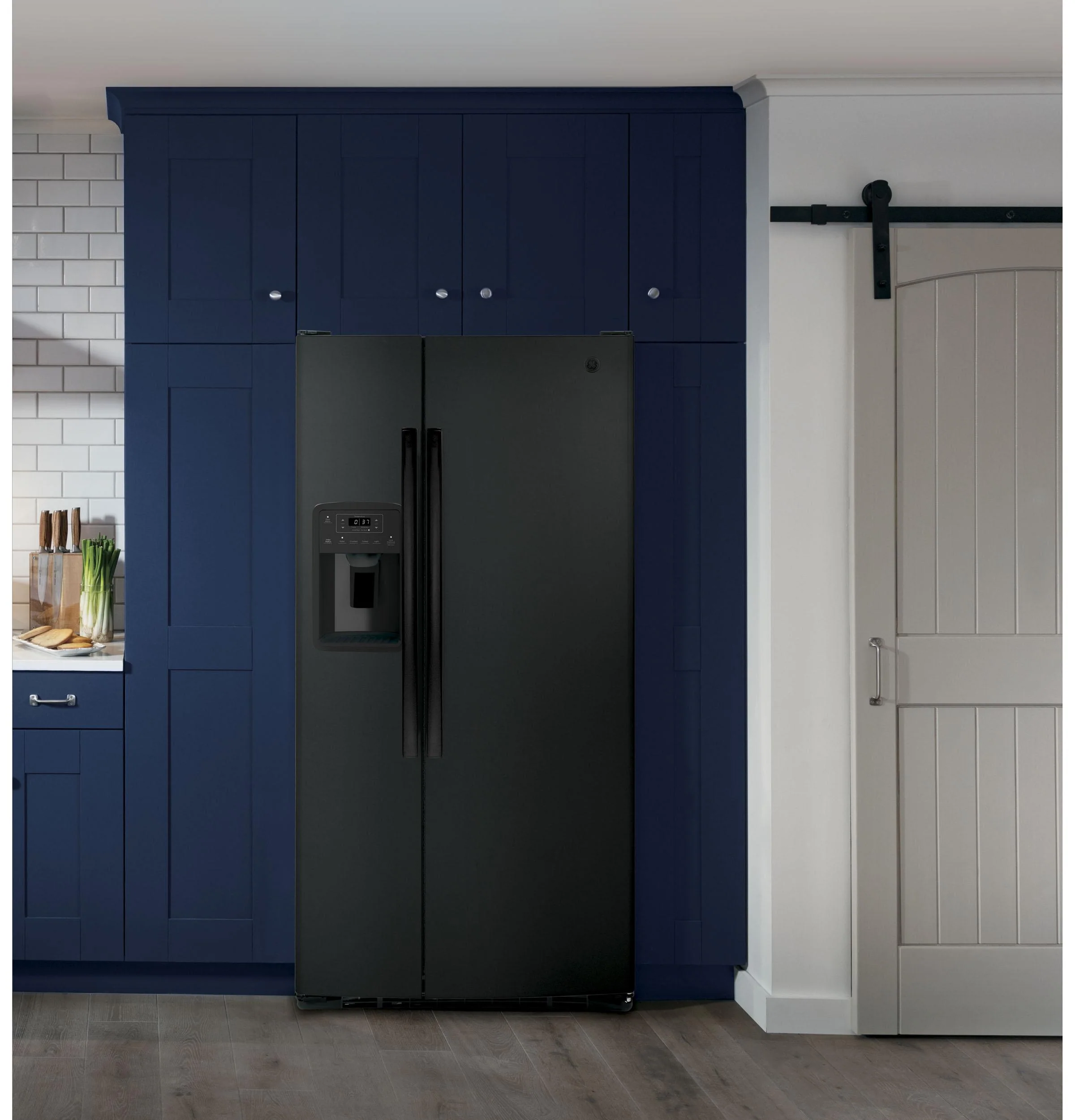 GSS23GGPBB GE® 23.0 Cu. Ft. Side-By-Side Refrigerator - Image 29