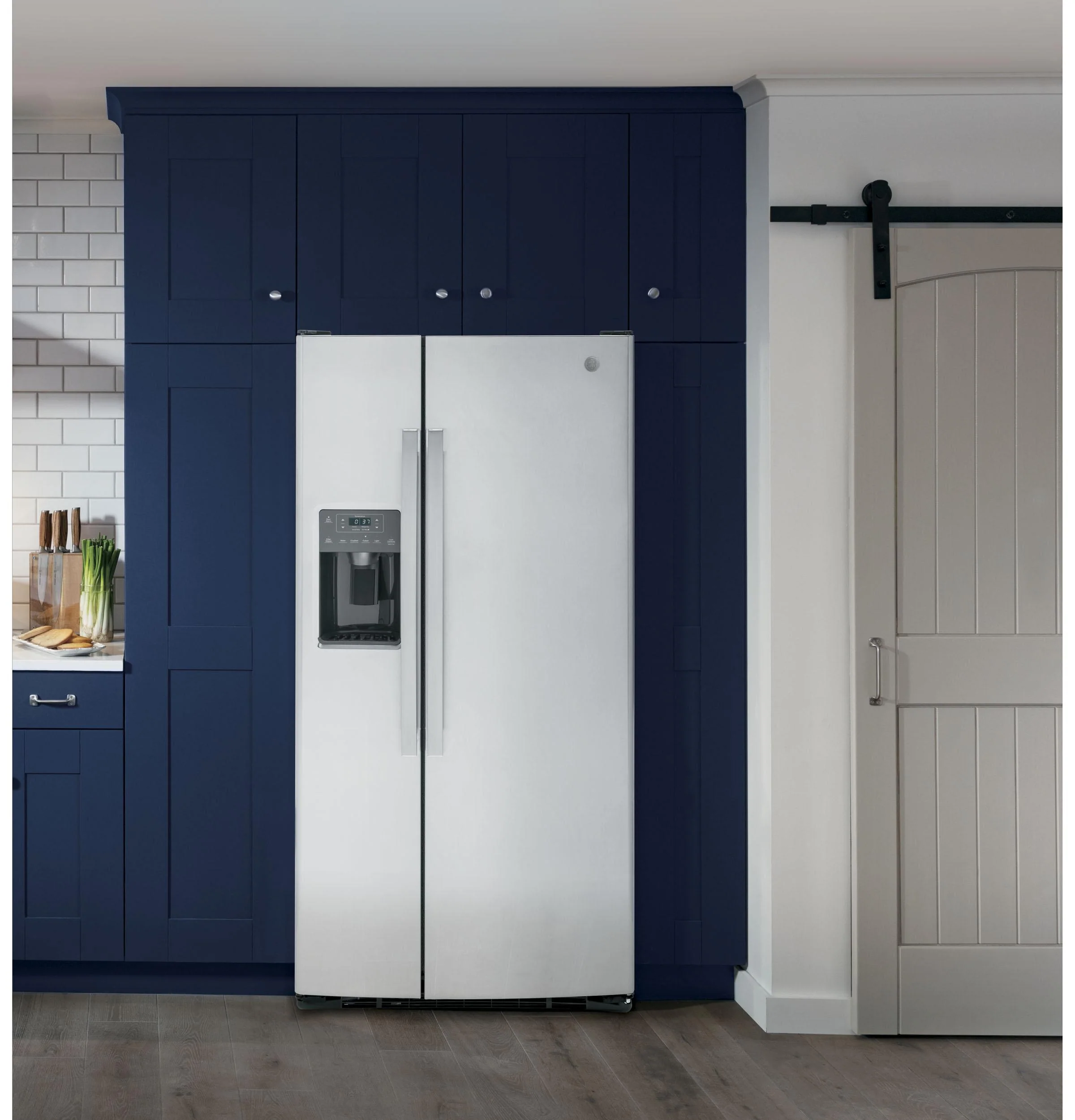 GSS23GYPFS GE 23.0 Cu. Ft. Side-By-Side Refrigerator - Image 6