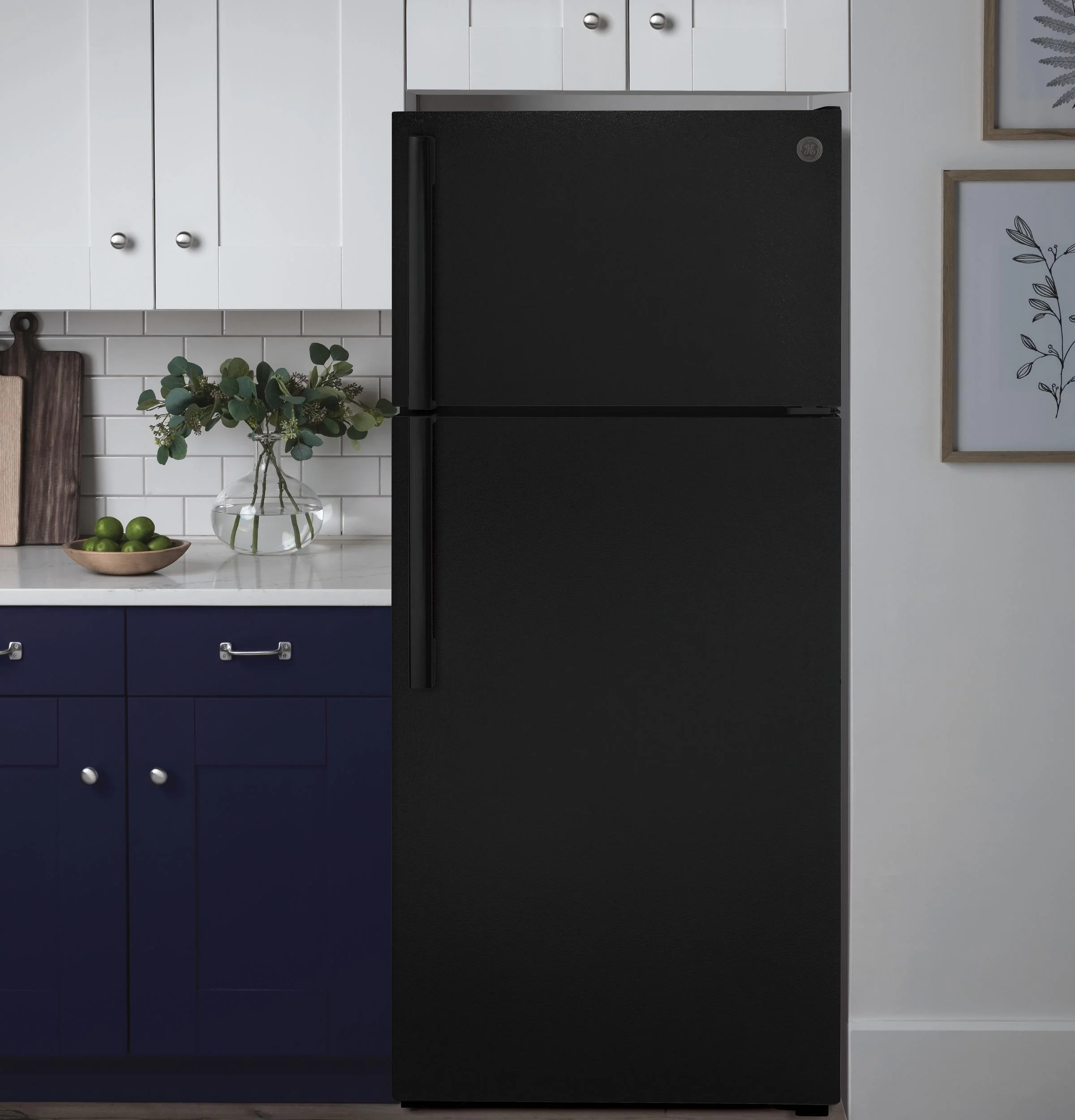 GTE17GTNRBB GE® ENERGY STAR® 16.6 Cu. Ft. Top-Freezer Refrigerator - Image 5