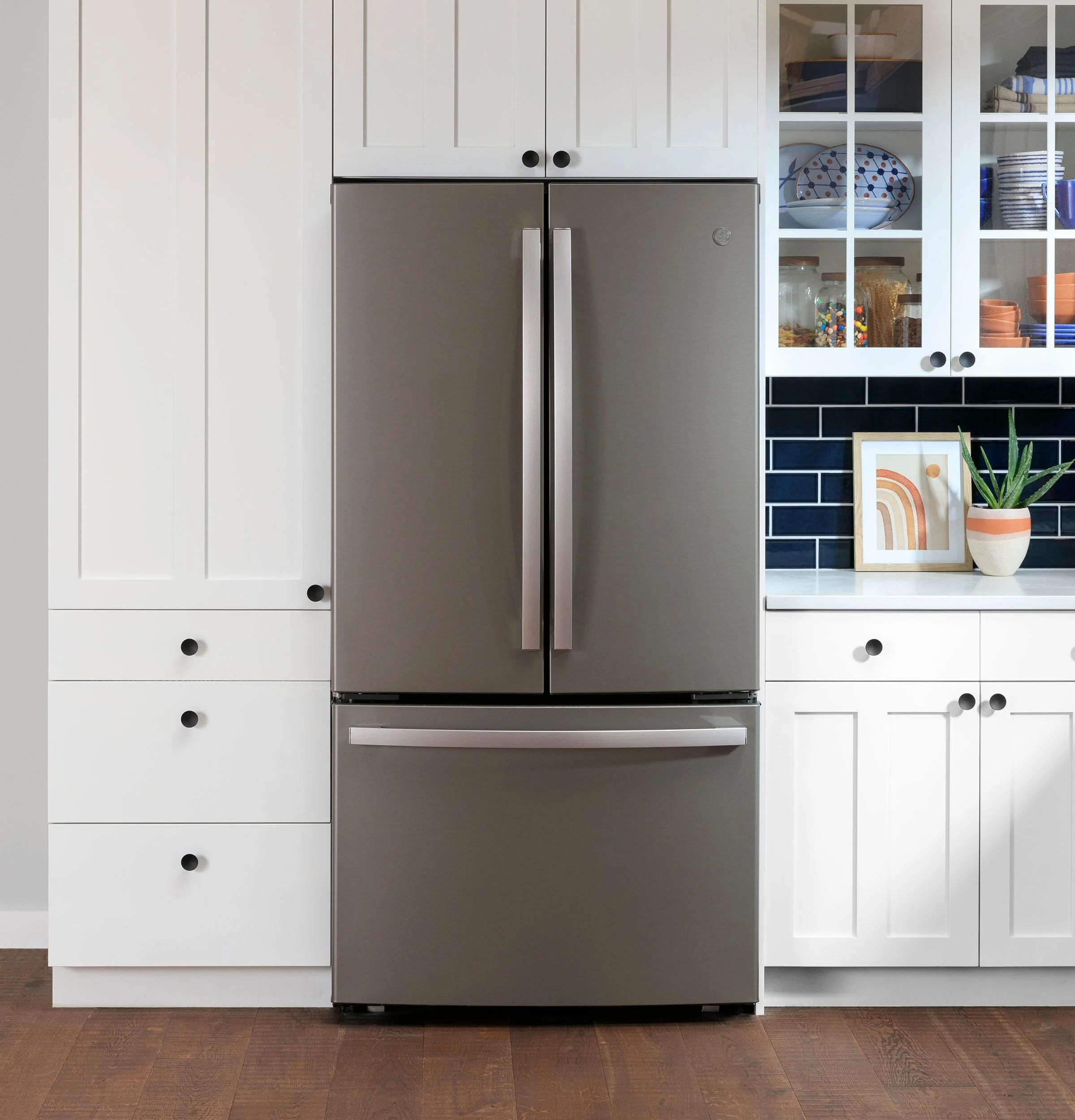 GWE23GMNES GE® ENERGY STAR® 23.1 Cu. Ft. Counter-Depth French-Door Refrigerator - Image 18