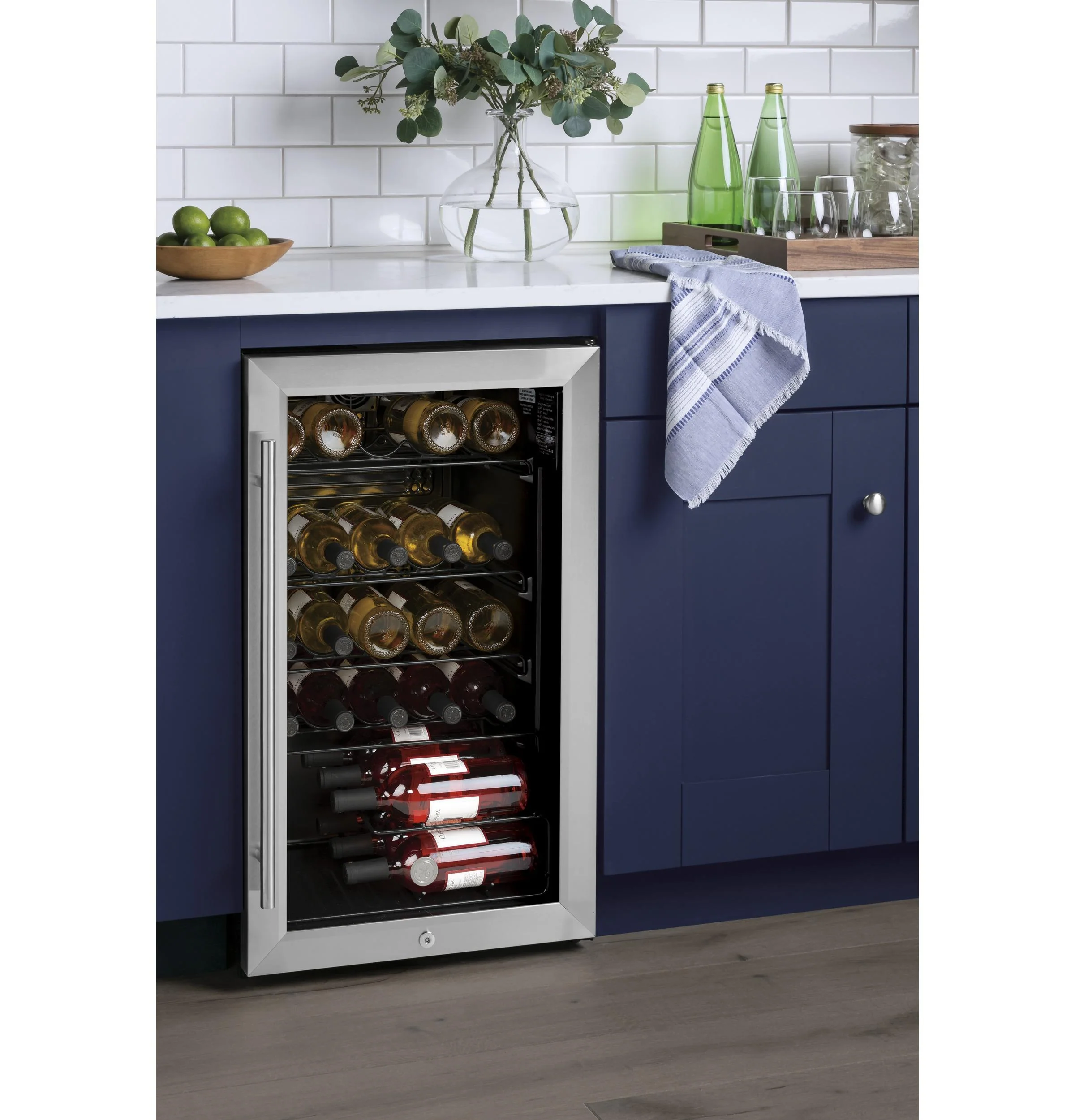 GWS04HAESS GE® Wine Center - Image 16