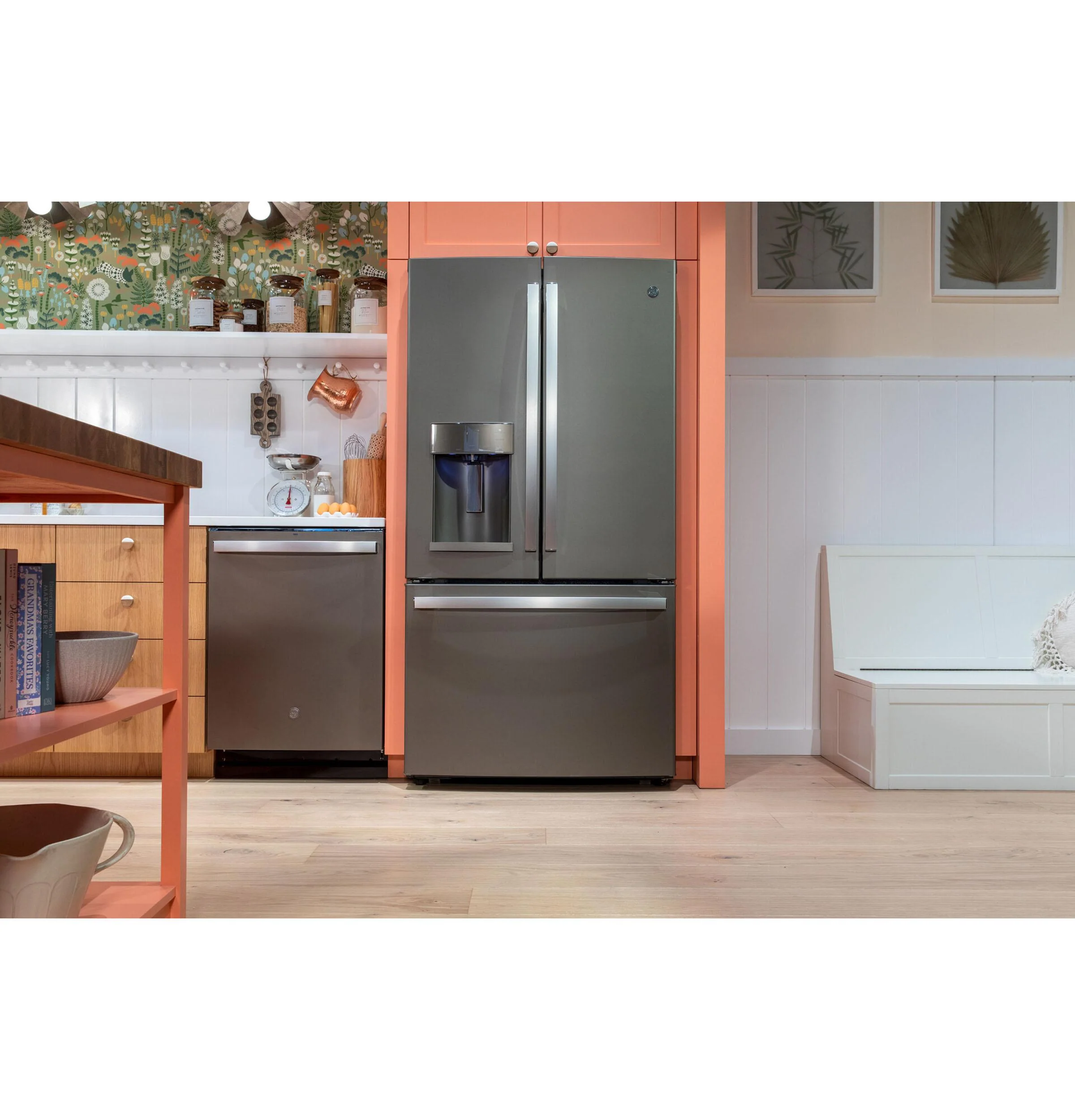 GYE22GMNES GE® ENERGY STAR® 22.1 Cu. Ft. Counter-Depth French-Door Refrigerator - Image 22