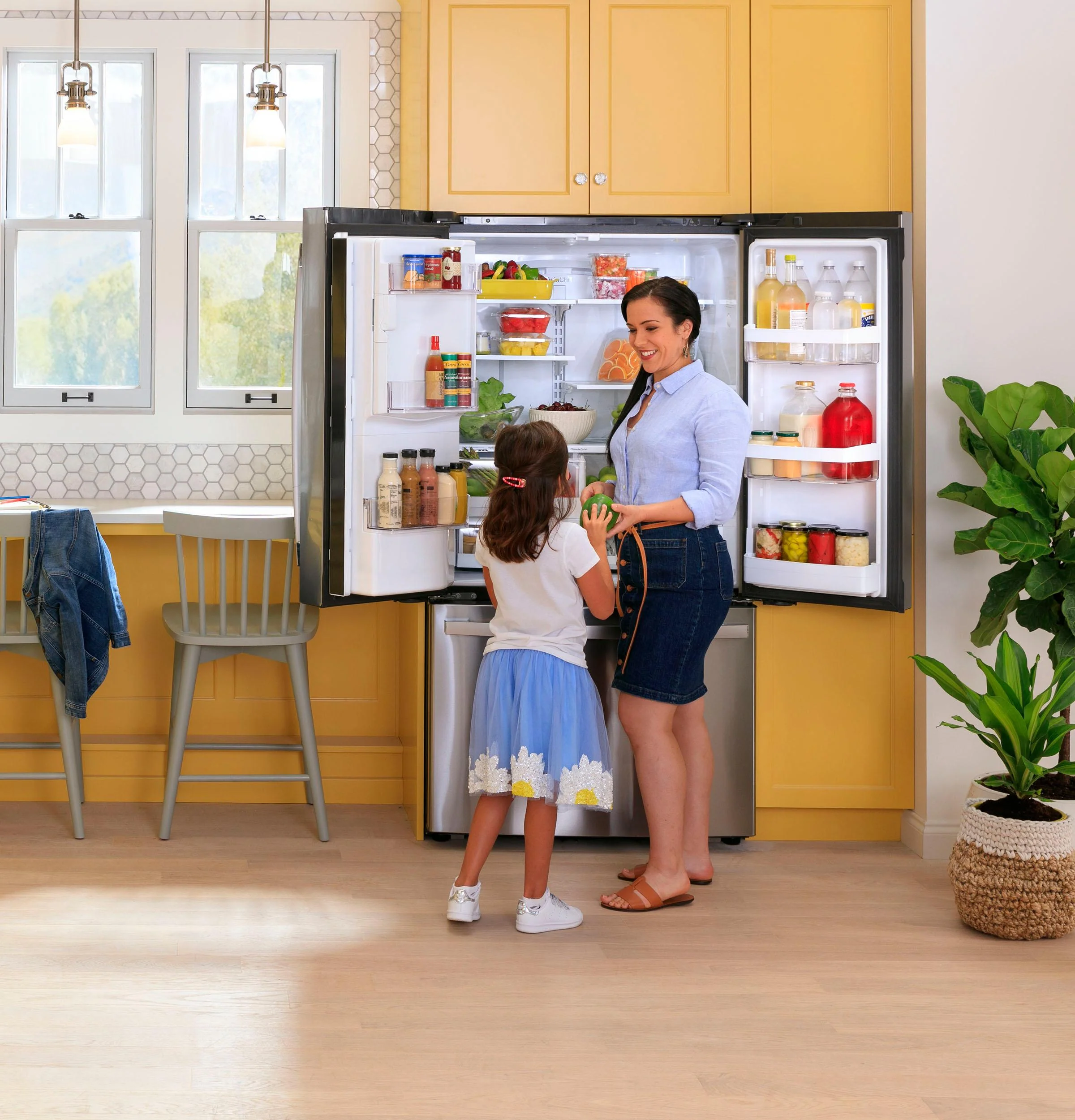GYE22GYNFS GE ENERGY STAR 22.1 Cu. Ft. Counter-Depth Fingerprint Resistant French-Door Refrigerator - Image 35