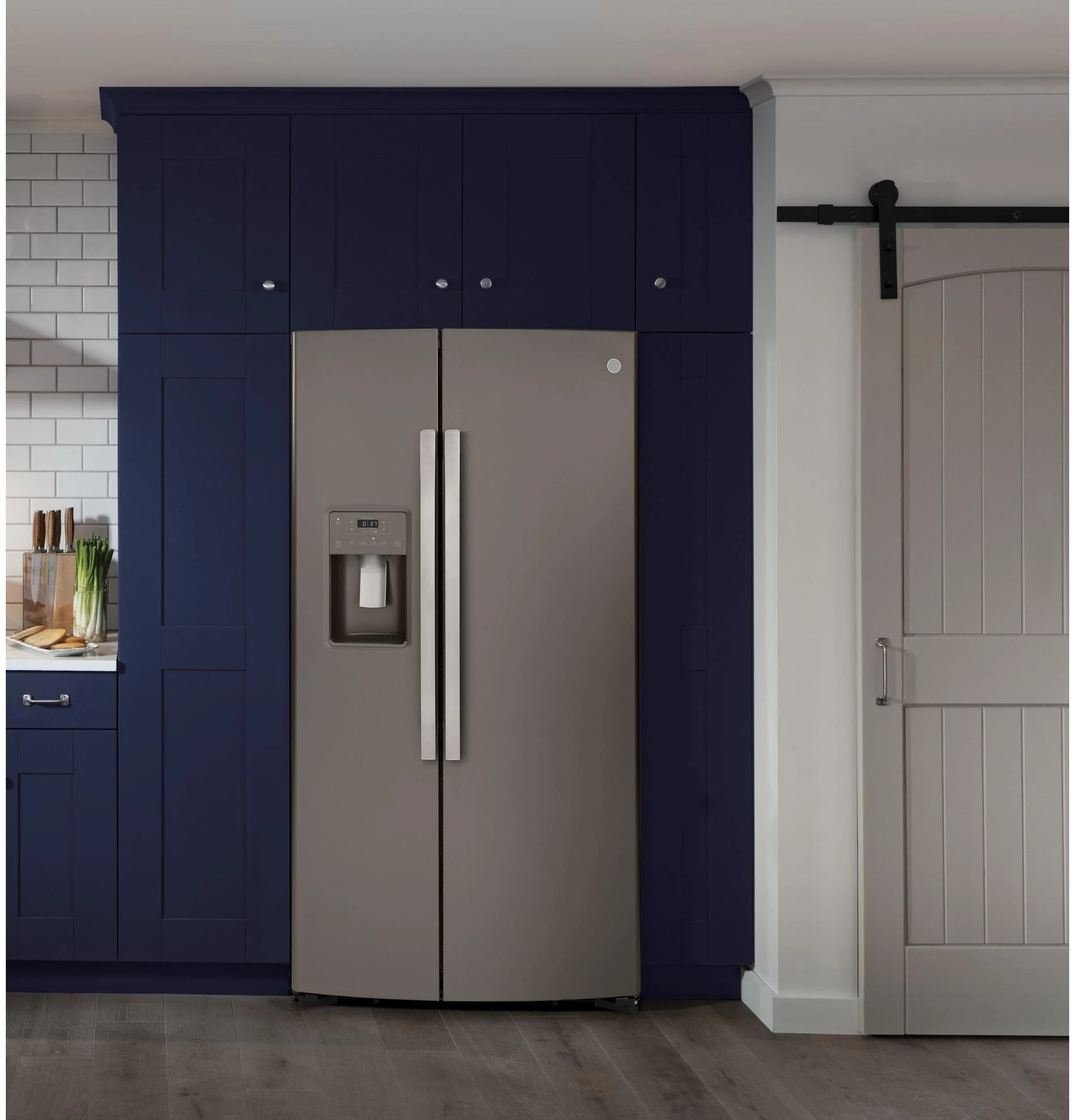 GZS22IMNES GE® 21.8 Cu. Ft. Counter-Depth Side-By-Side Refrigerator - Image 17