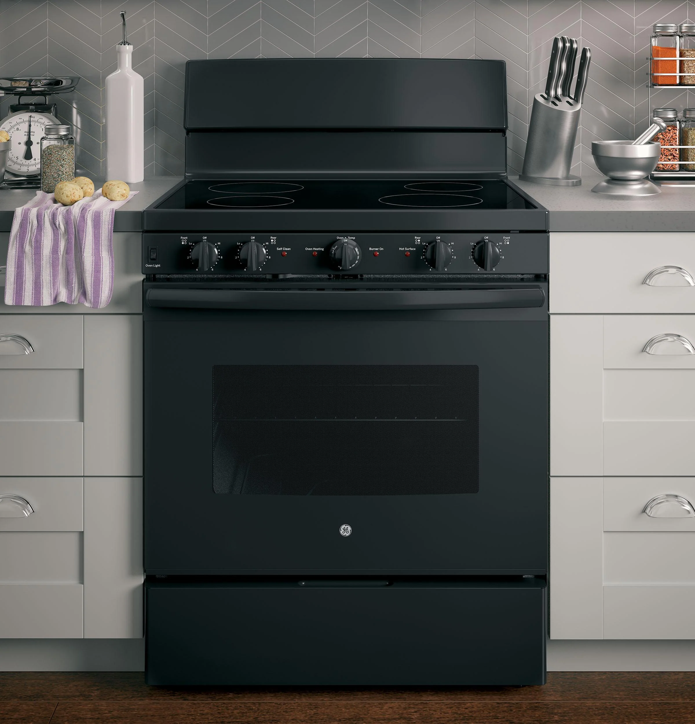 GE 30" Free-standing Electric Radiant Smooth Cooktop Range - Image 4