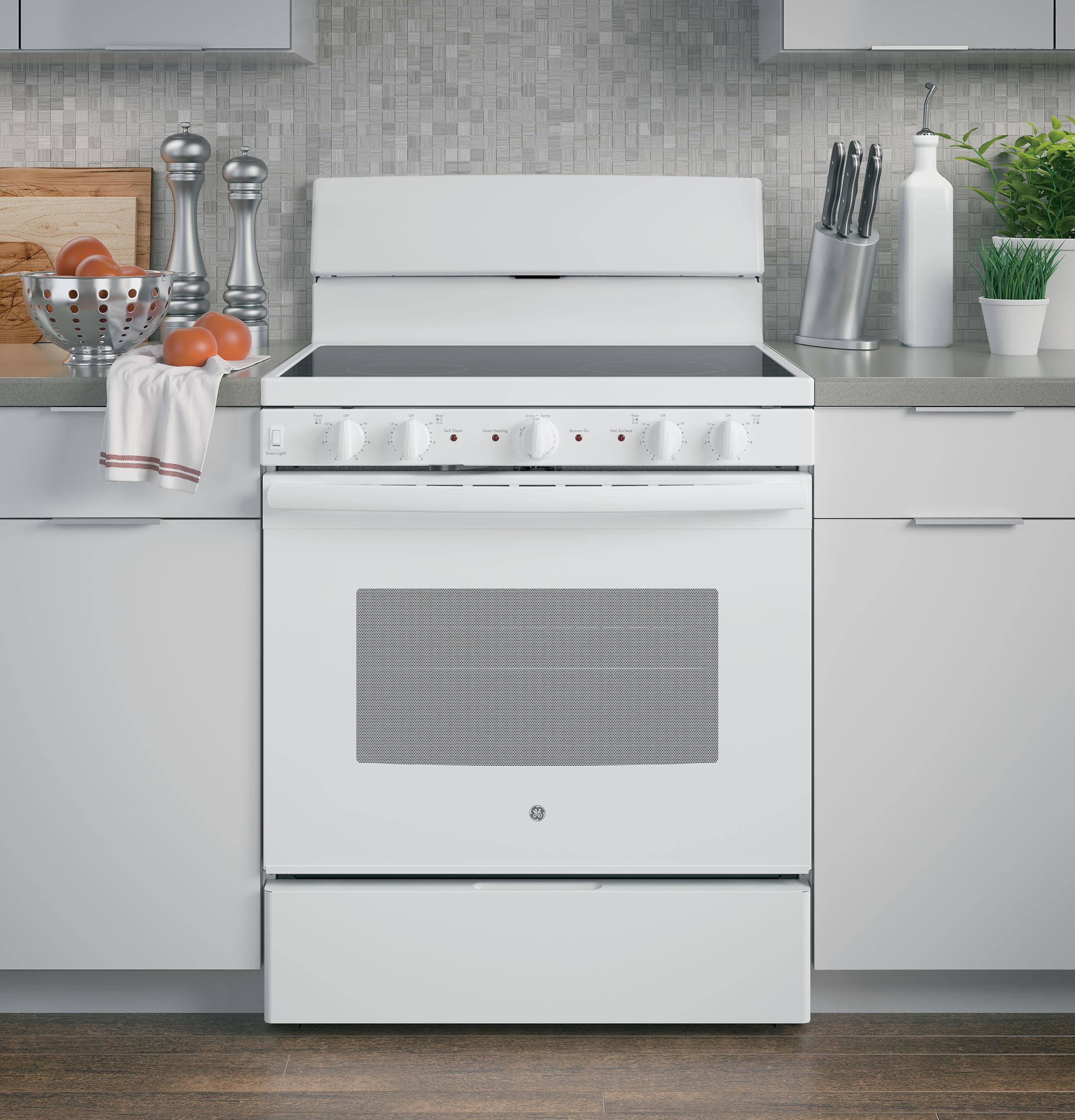 GE 30" Free-standing Electric Radiant Smooth Cooktop Range - Image 4
