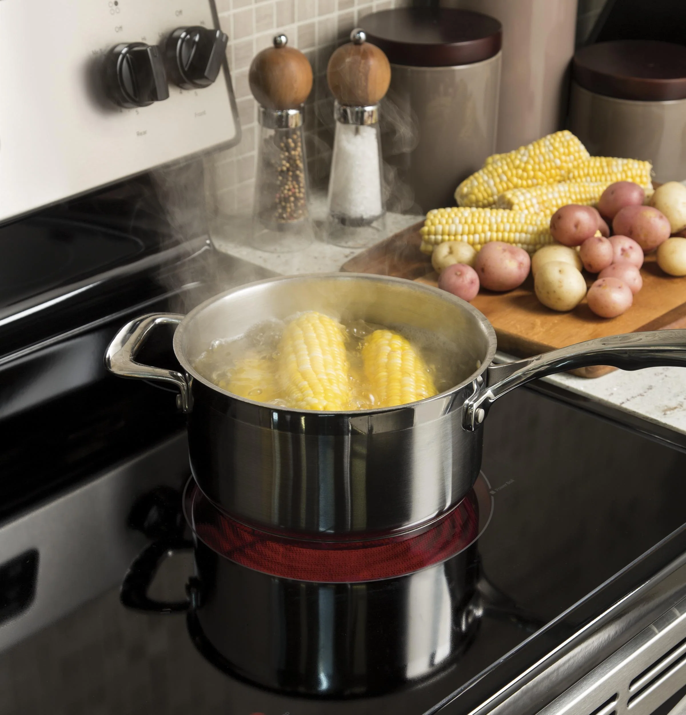 GE® 30" Free-Standing Electric Range - Image 6