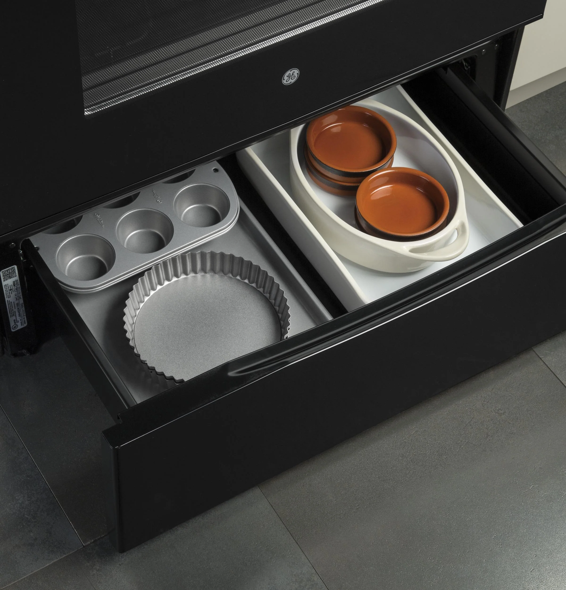 GE® 30" Free-Standing Electric Convection Range - Image 26
