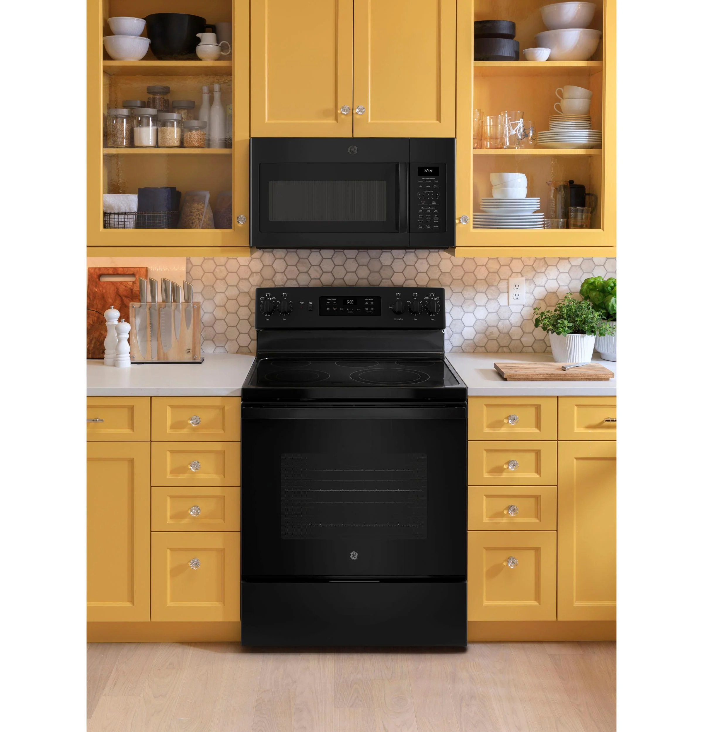 GE® 30" Free-Standing Electric Convection Range - Image 36