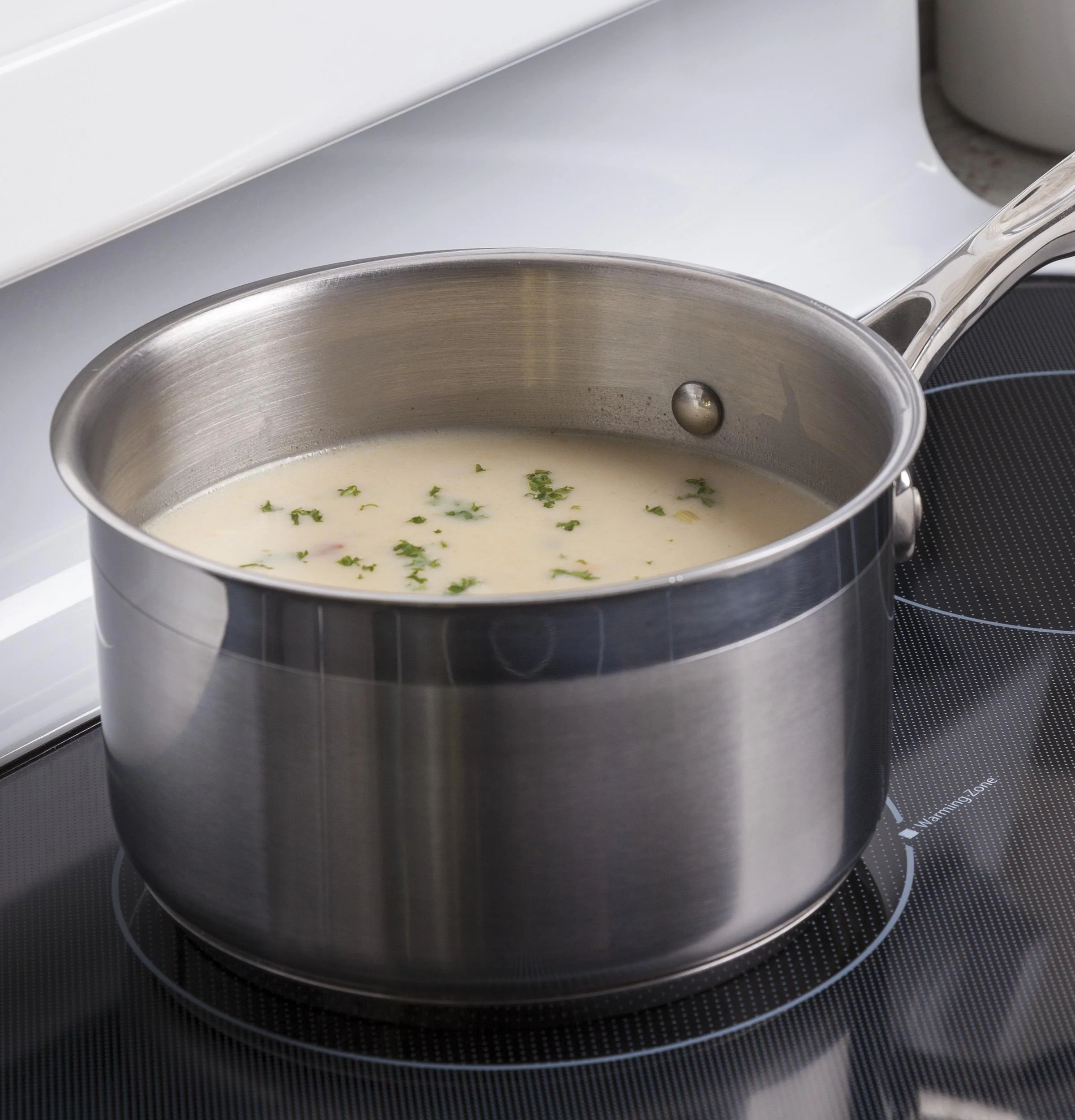 GE® 30" Free-Standing Electric Convection Range - Image 5