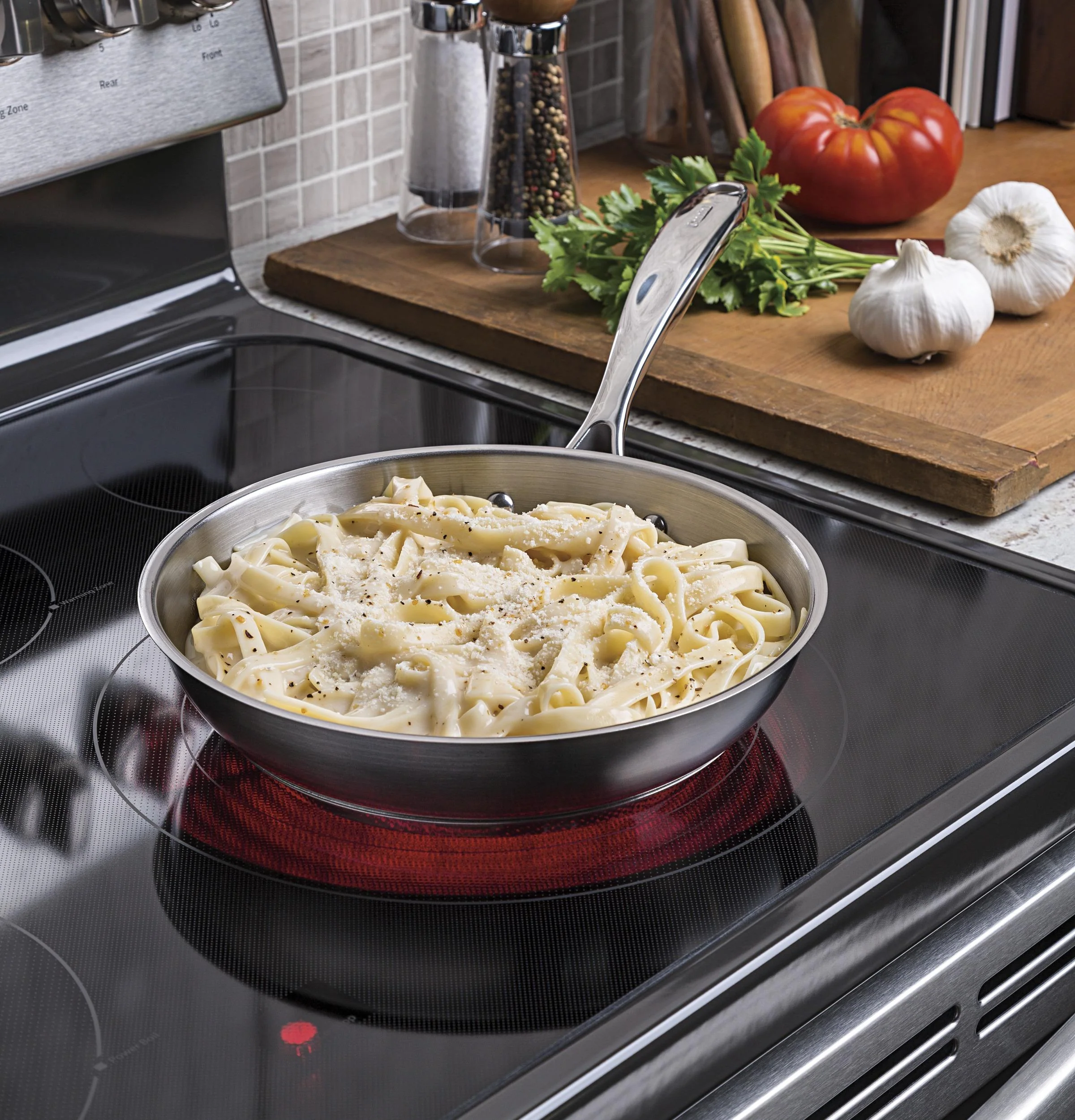 GE® 30" Free-Standing Electric Convection Range - Image 27