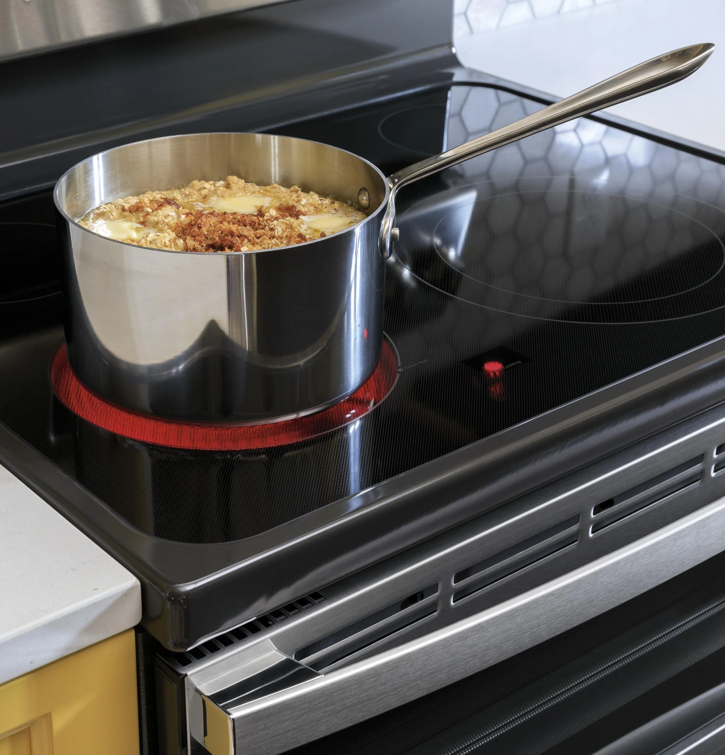 GE® 30" Free-Standing Electric Convection Range - Image 36