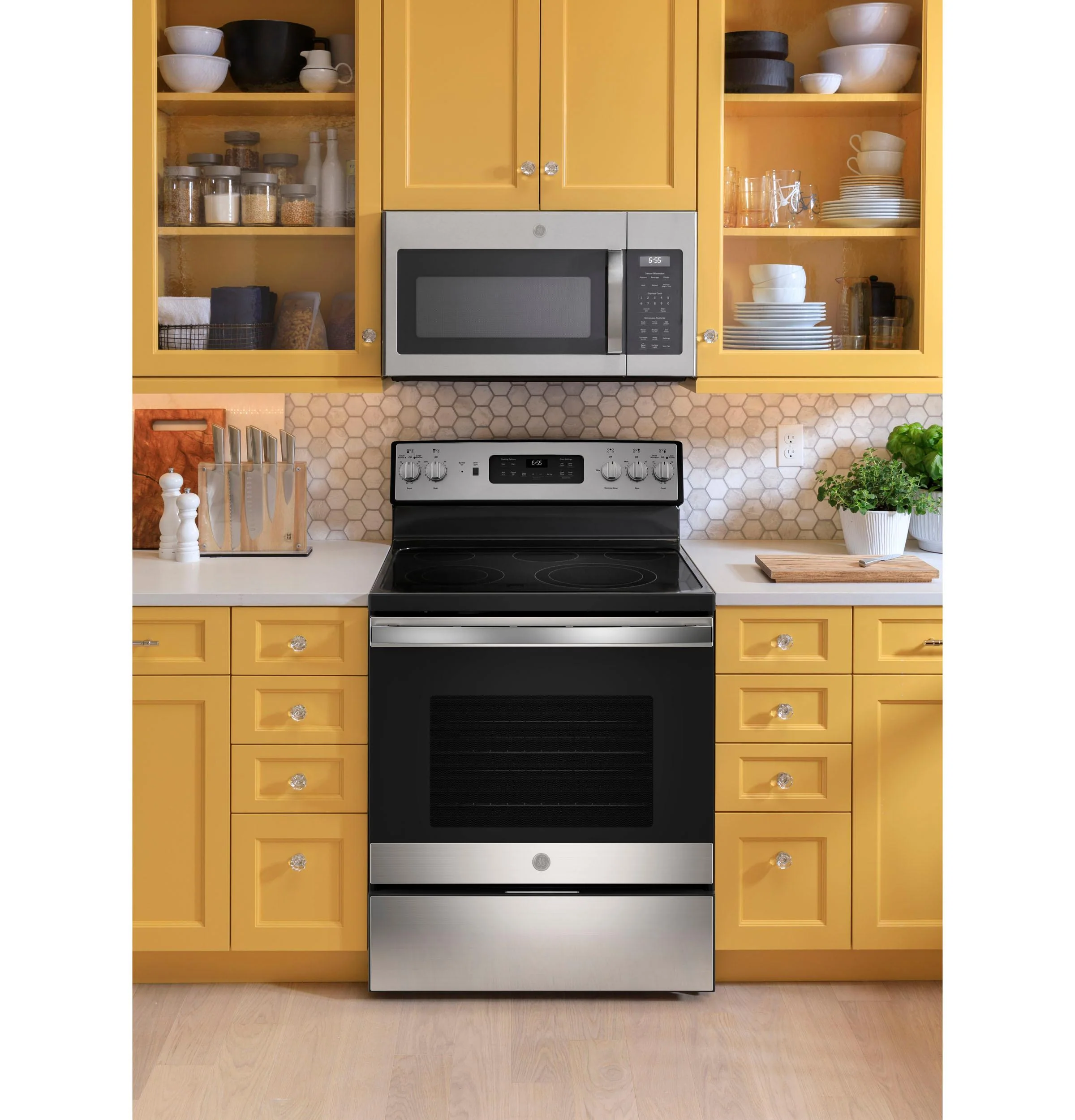 GE® 30" Free-Standing Electric Convection Fingerprint Resistant Range - Image 44