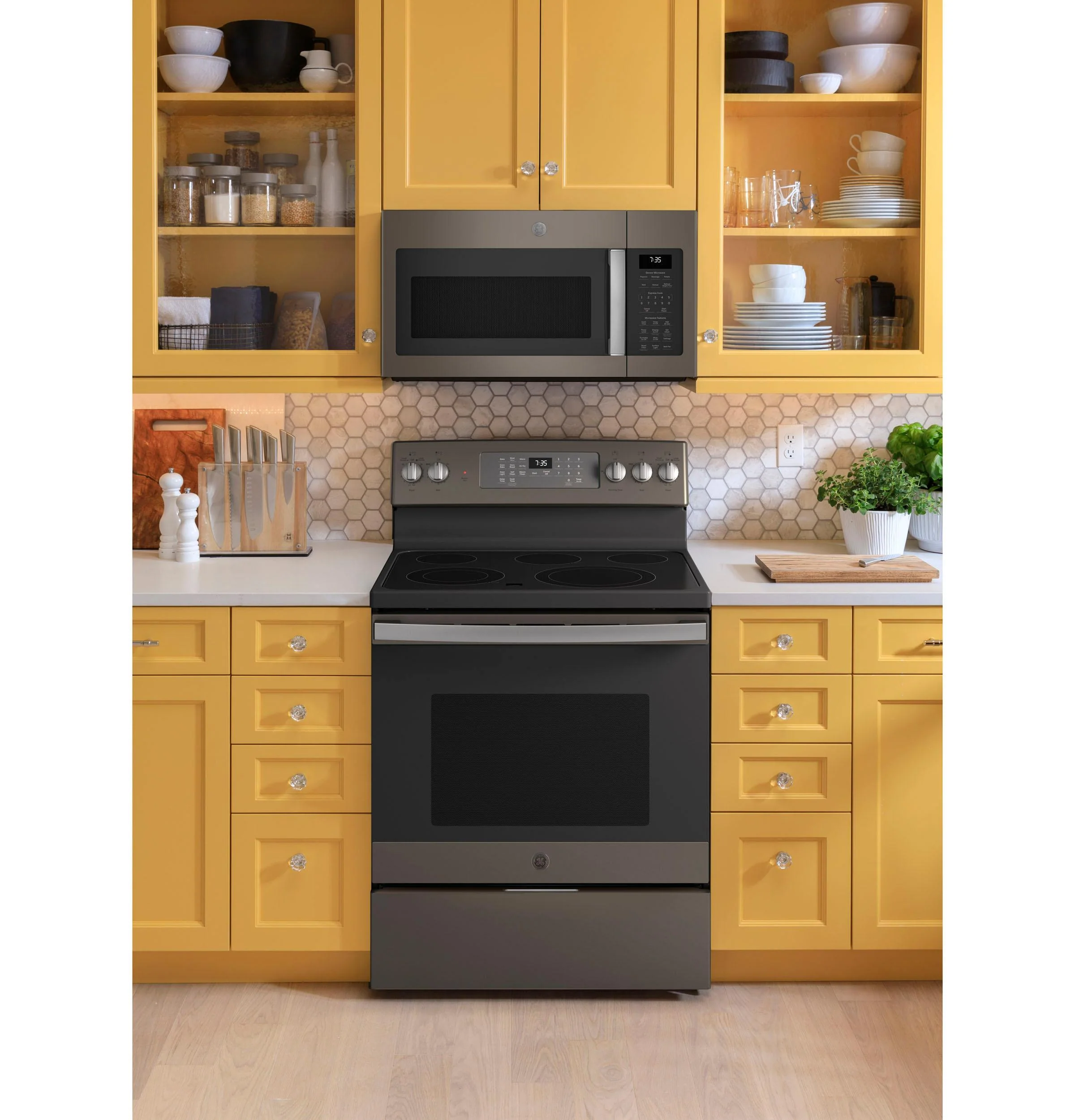 GE® 30" Free-Standing Electric Convection Range with No Preheat Air Fry - Image 22