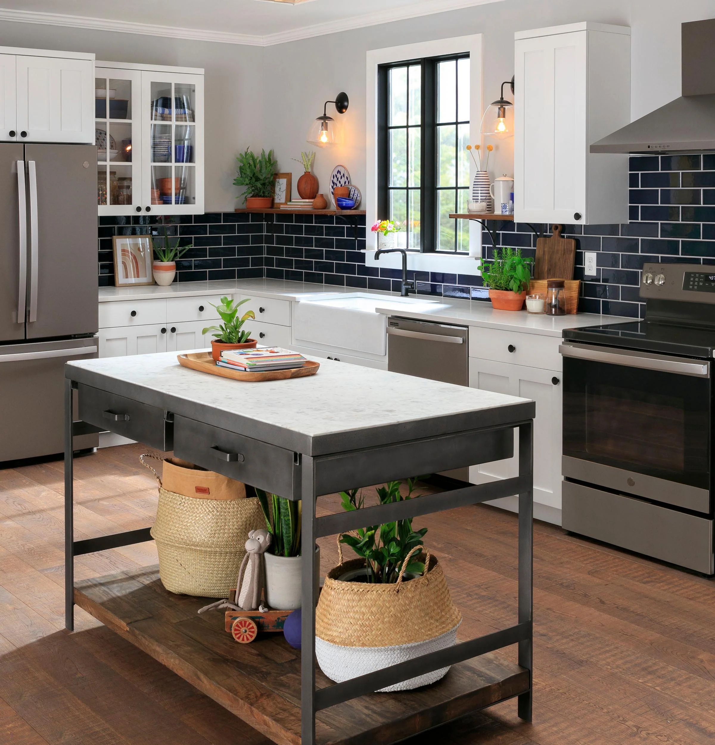 GE® 30" Free-Standing Electric Convection Range with No Preheat Air Fry - Image 25