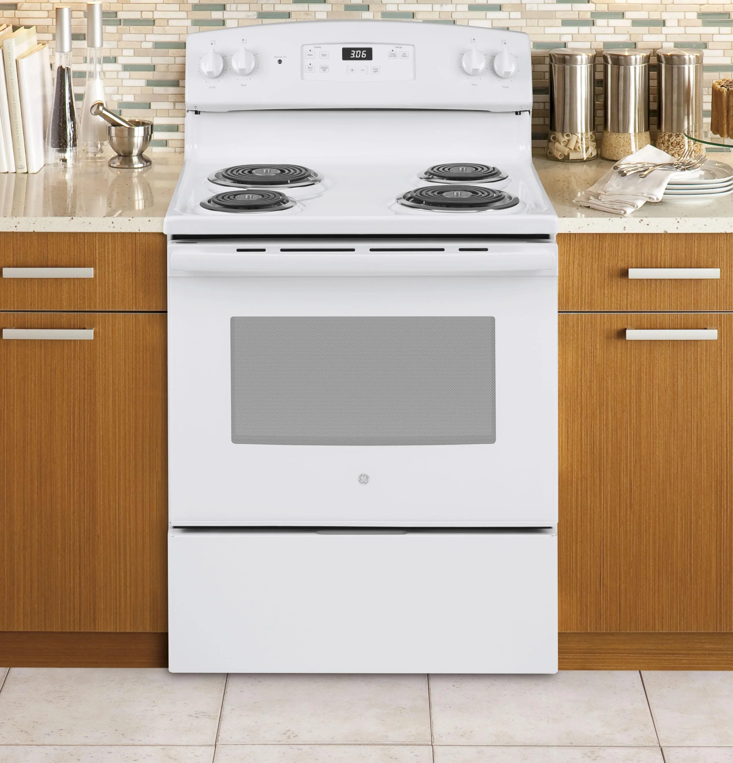 JBS360DMWW GEĀ® ENERGY STARĀ® 30" Free-Standing Electric Range - Image 6