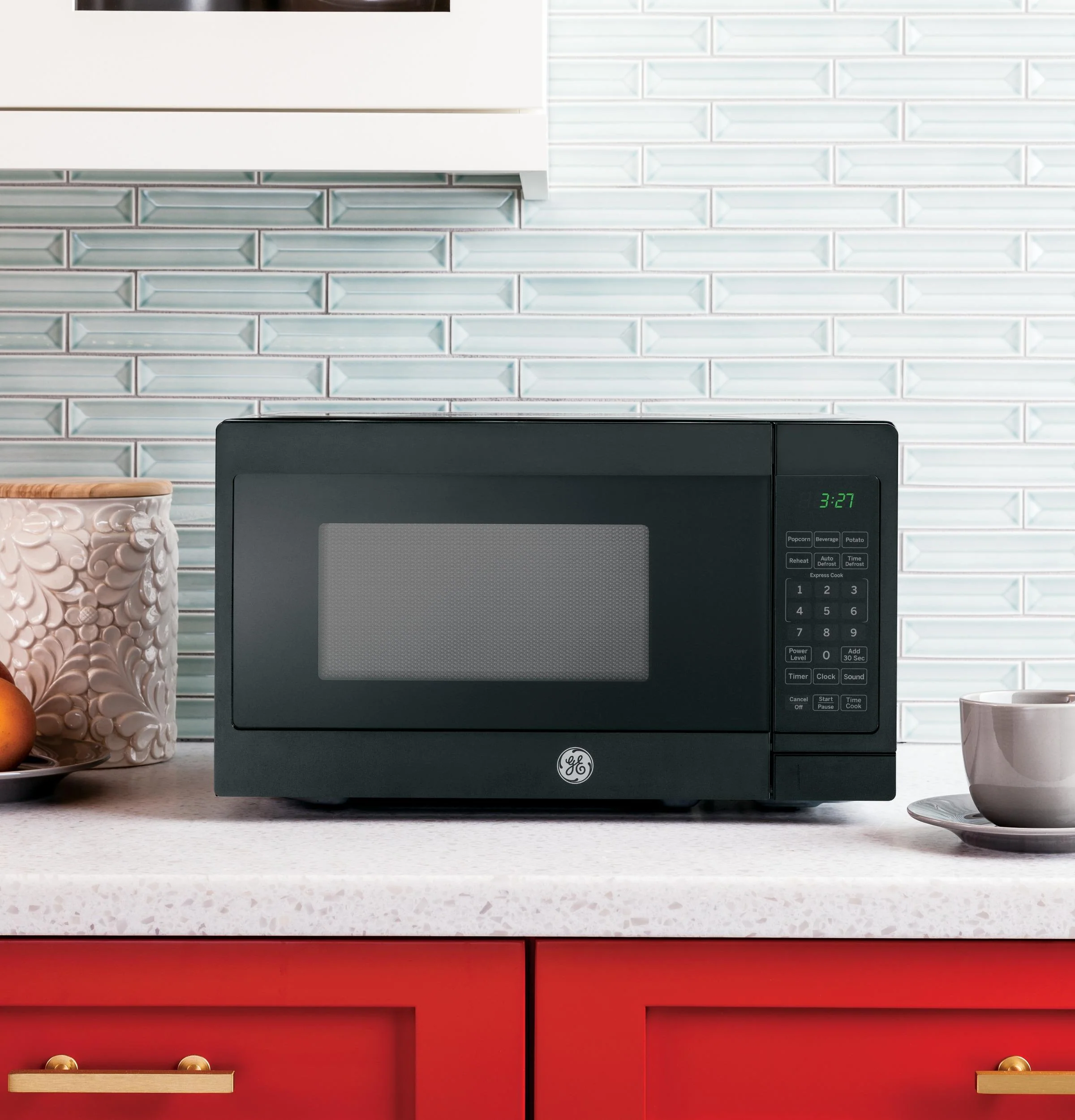 GE® 0.7 Cu. Ft. Spacemaker® Countertop Microwave Oven - Image 5
