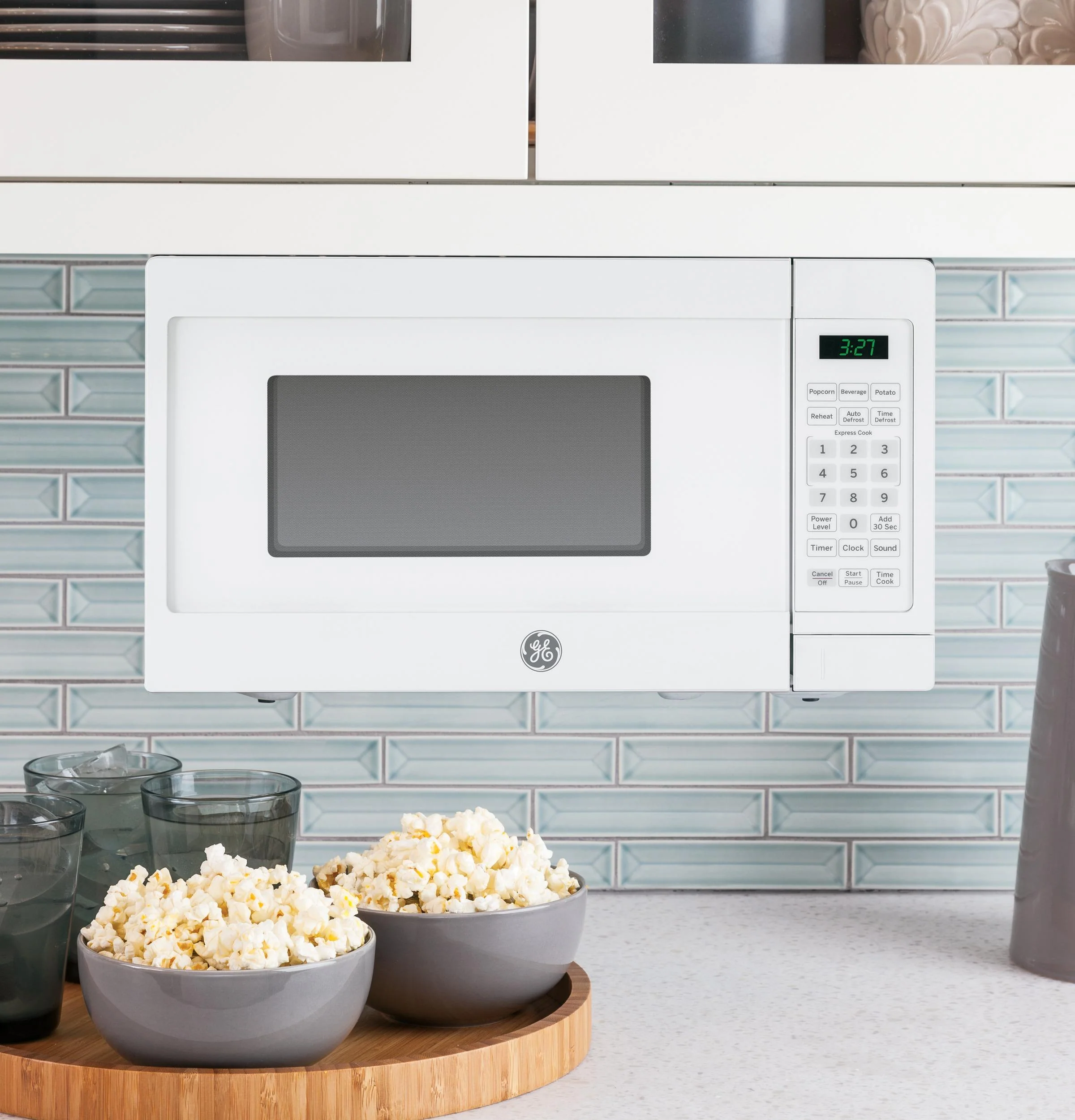 GE® 0.7 Cu. Ft. Spacemaker® Countertop Microwave Oven - Image 5