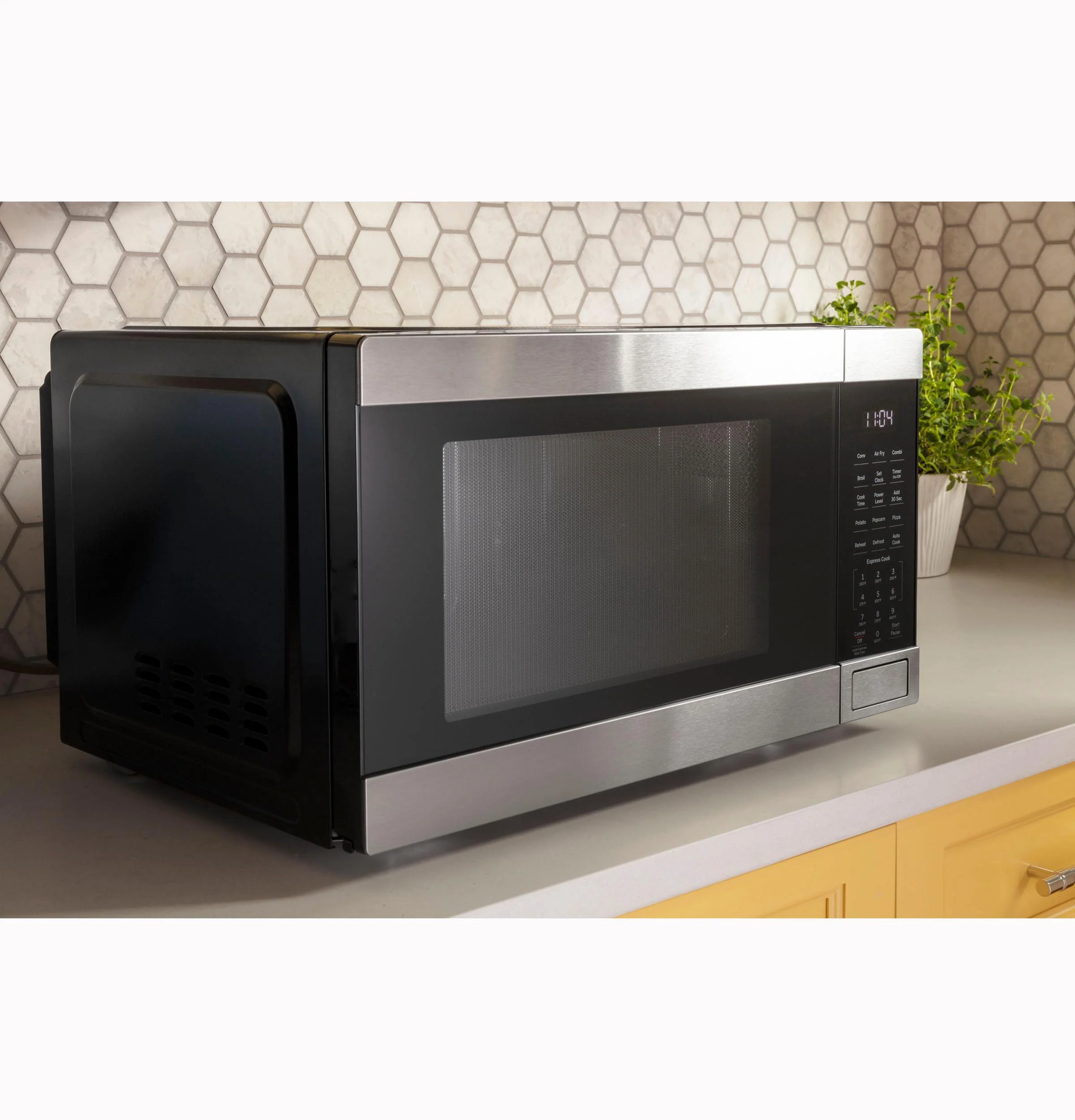 GE® 1.0 Cu. Ft. Capacity Countertop Convection Microwave Oven with Air Fry - Image 13