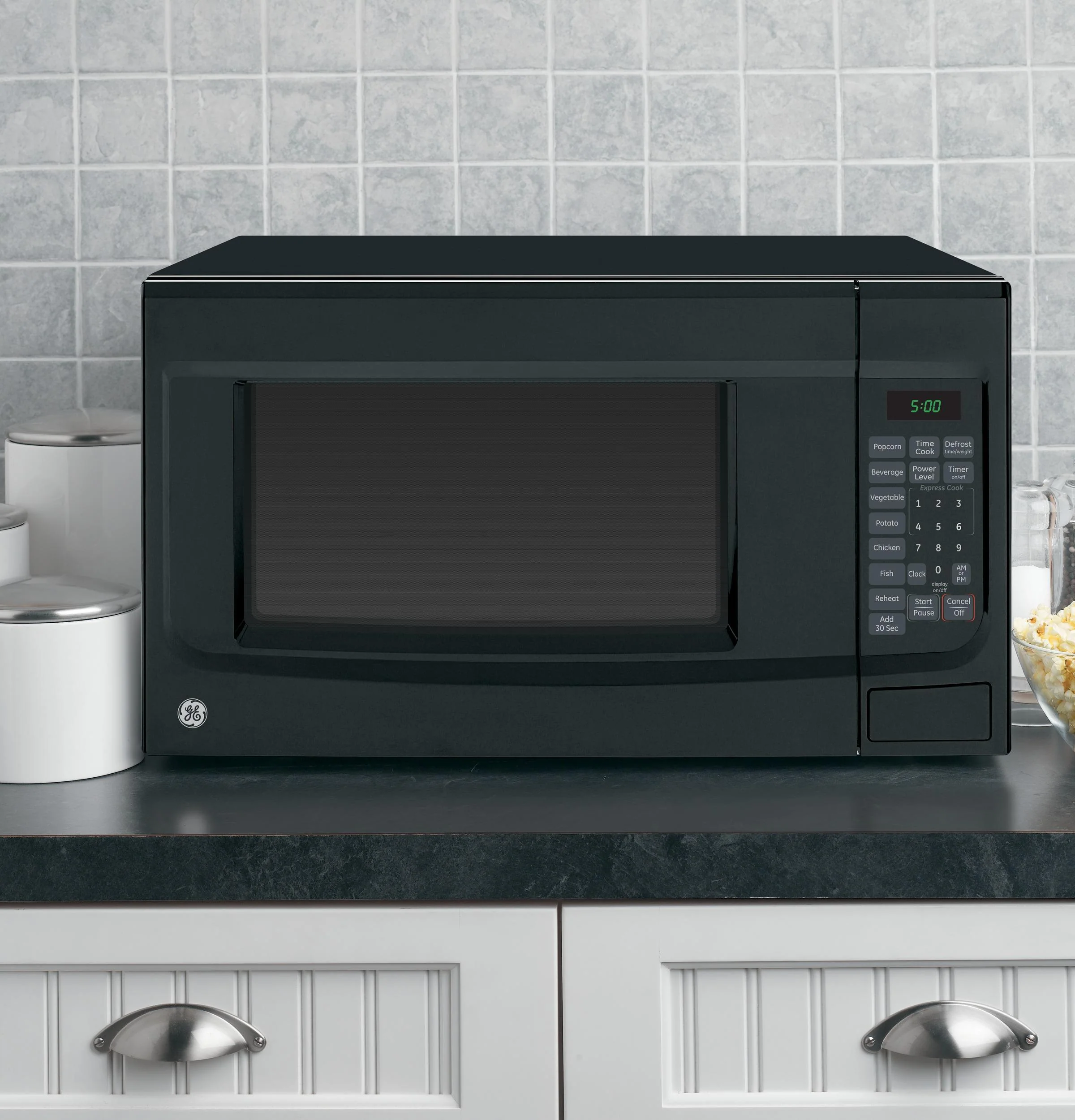 GE® 1.4 Cu. Ft. Countertop Microwave Oven - Image 3