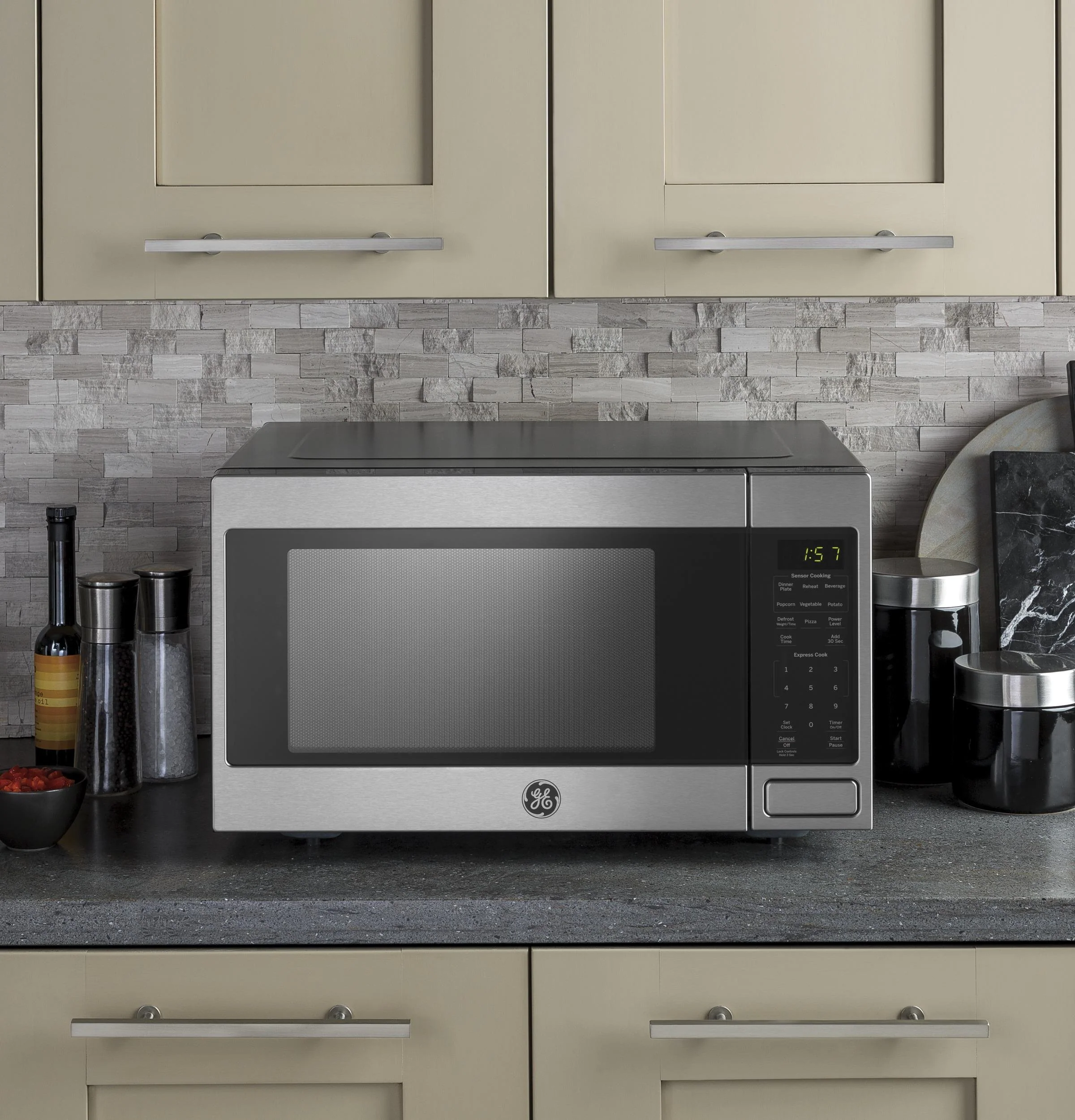GE® 1.6 Cu. Ft. Countertop Microwave Oven - Image 6