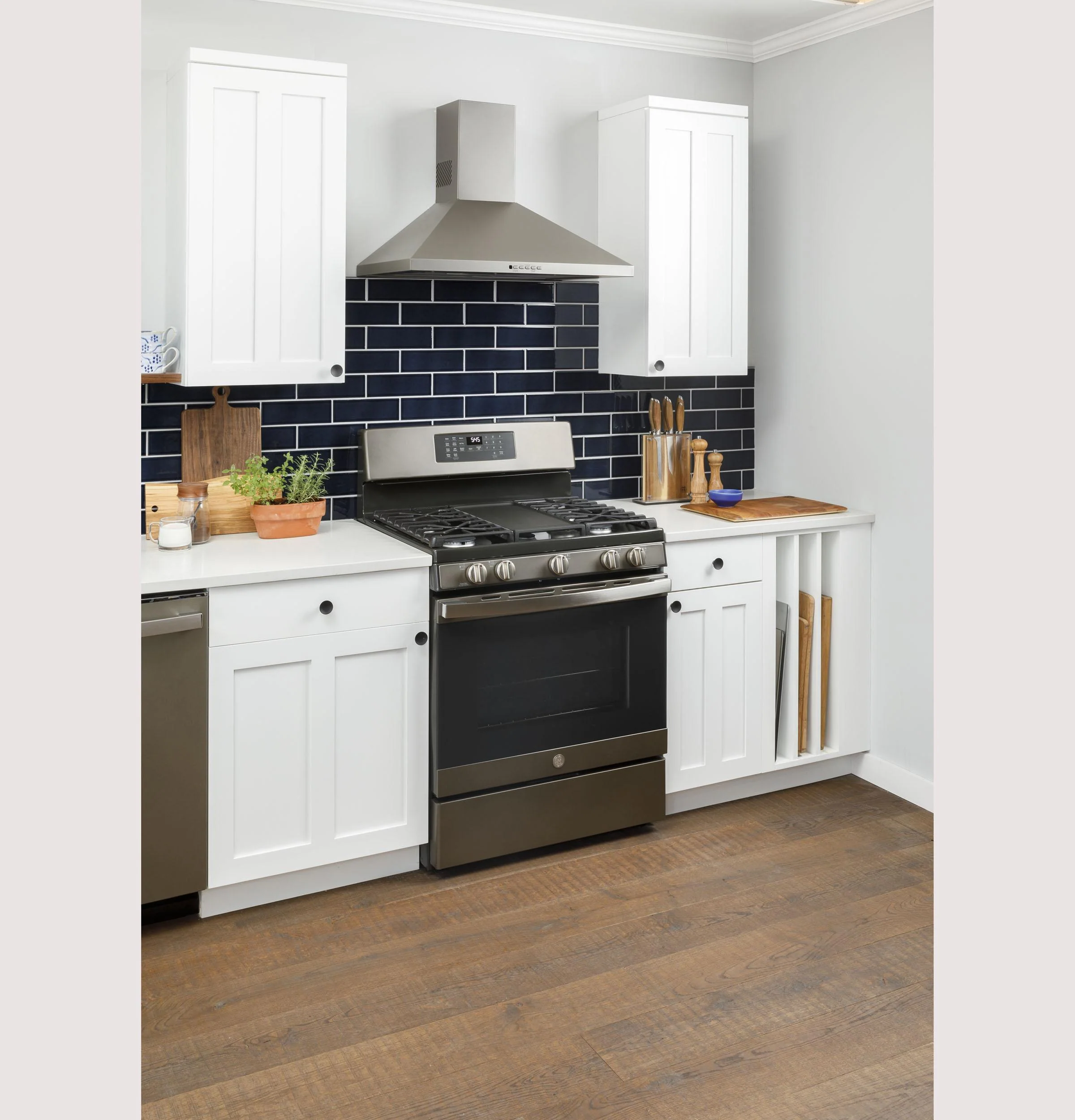 JGB735EPES GE® 30" Free-Standing Gas Convection Range with No Preheat Air Fry - Image 25