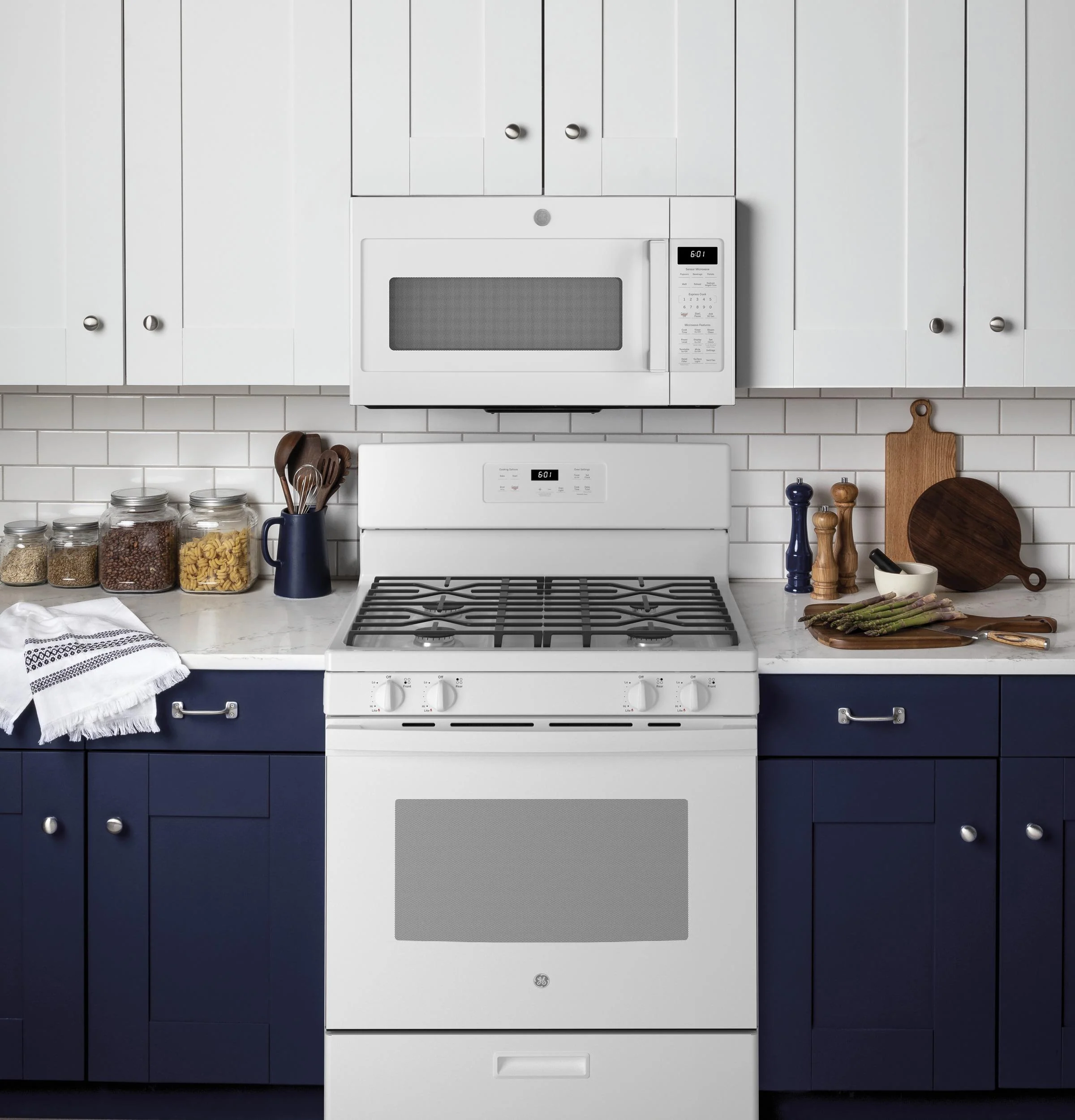 JGBS61DPWW GE® 30" Free-Standing Gas Range - Image 6