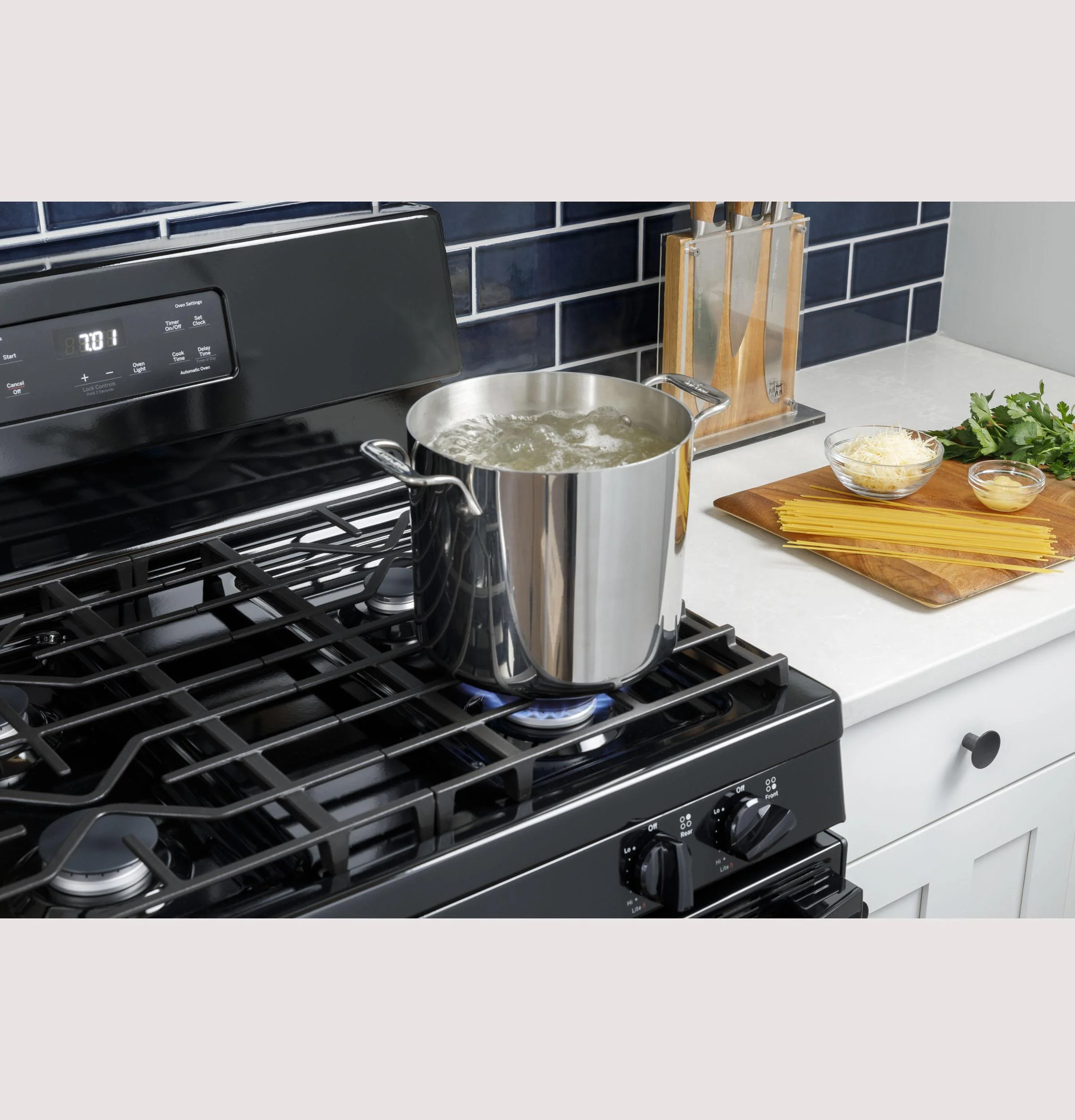 JGBS61RPSS GE 30" Free-Standing Gas Range - Image 10