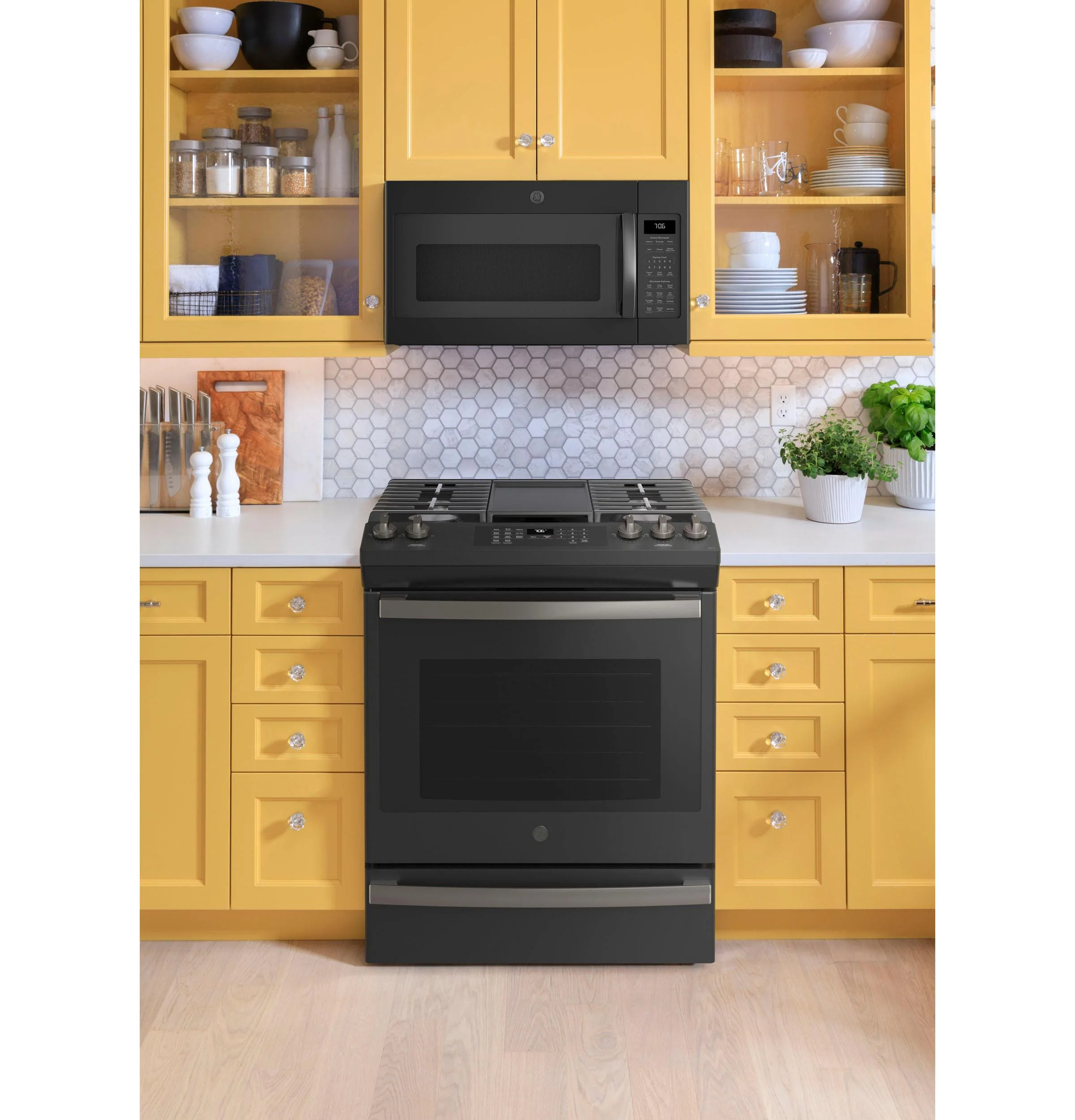 GE® 30" Slide-In Front-Control Convection Gas Range with No Preheat Air Fry - Image 17