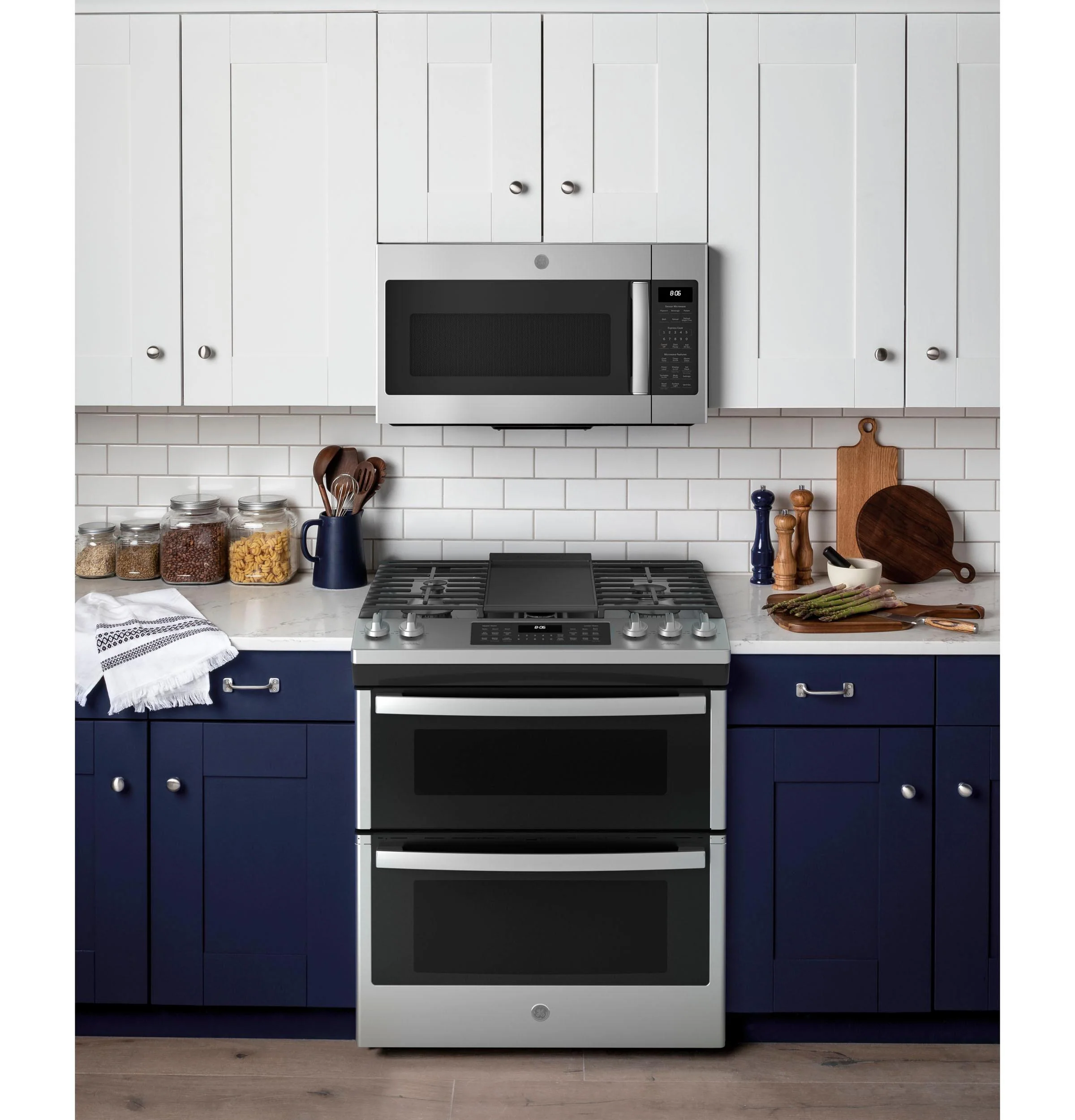 JGSS86SPSS GE 30" Slide-In Front Control Gas Double Oven Range - Image 6