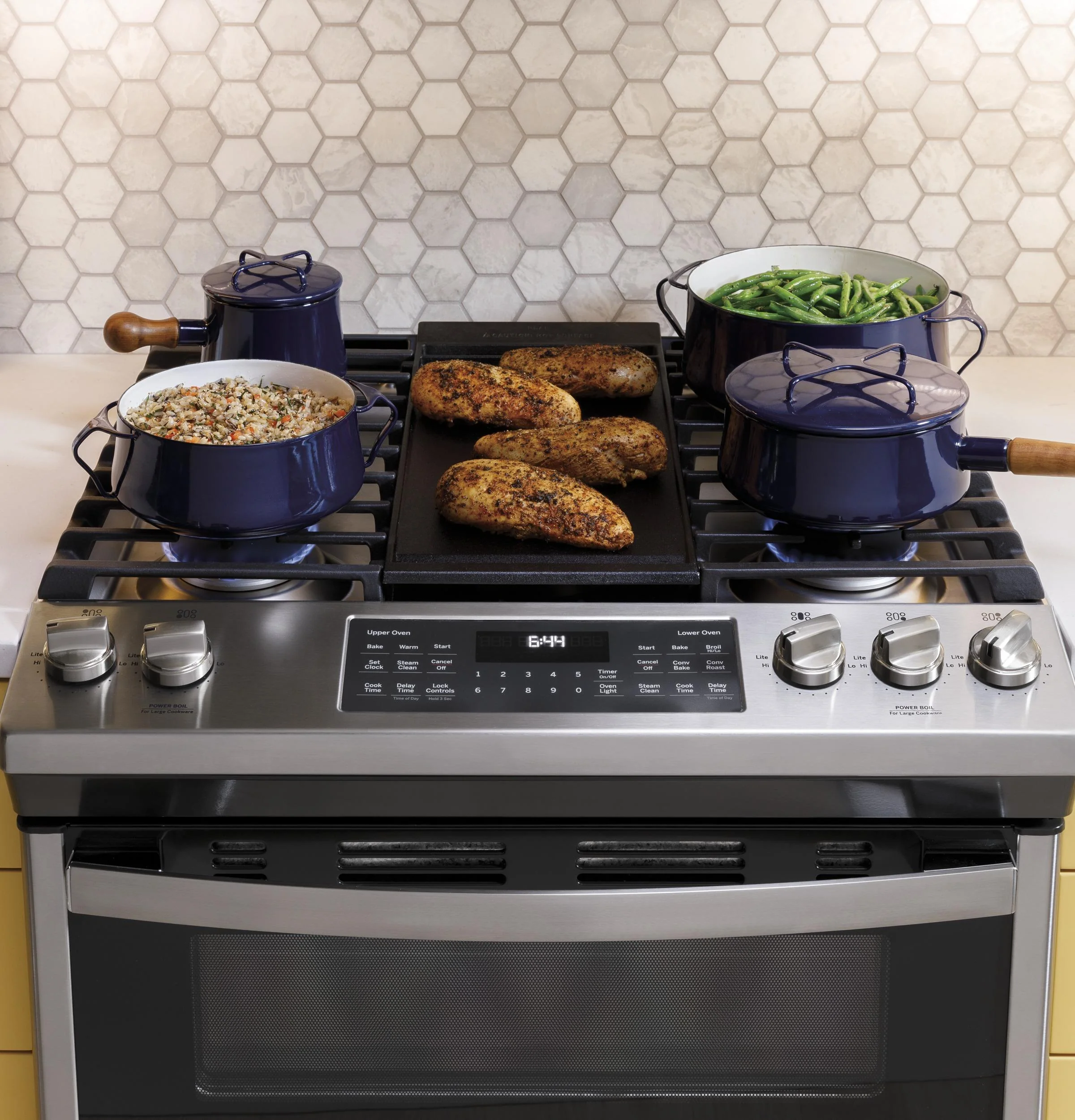 JGSS86SPSS GE 30" Slide-In Front Control Gas Double Oven Range - Image 7