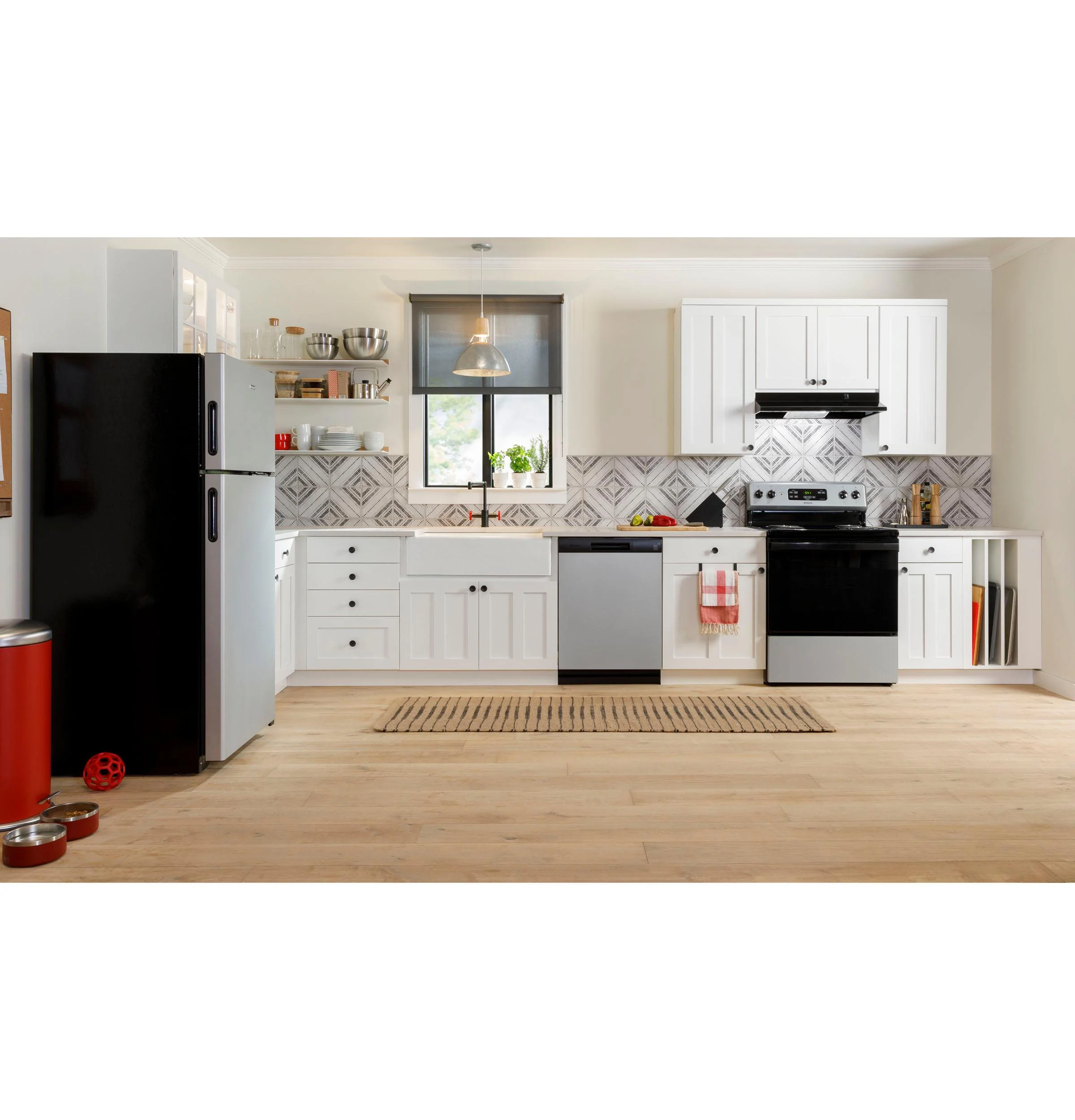 JN327HBB GE® Non-Vented Standard Range Hood - Image 3