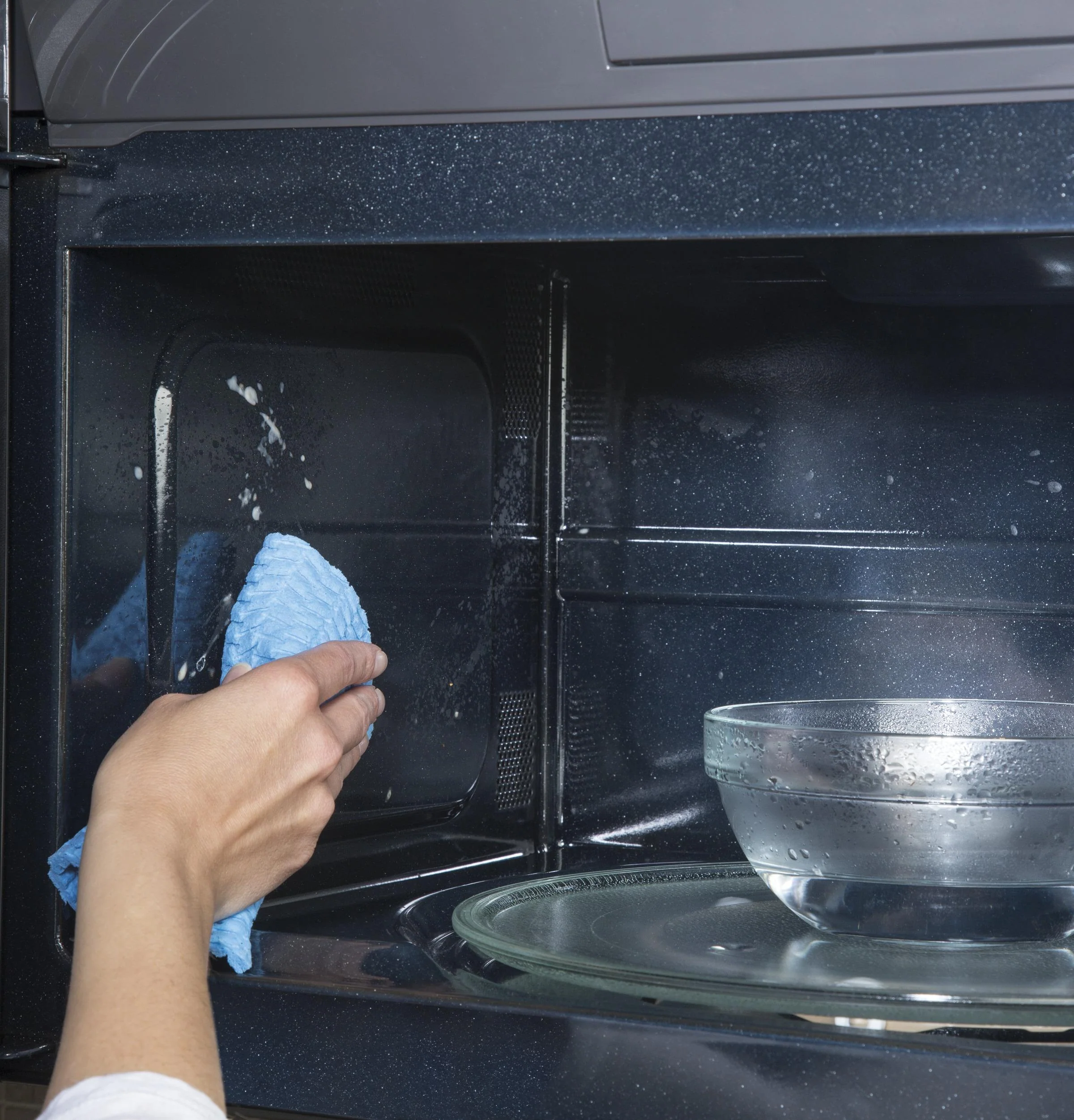 JNM7196DKBB GE® 1.9 Cu. Ft. Over-the-Range Sensor Microwave Oven with Recirculating Venting - Image 5