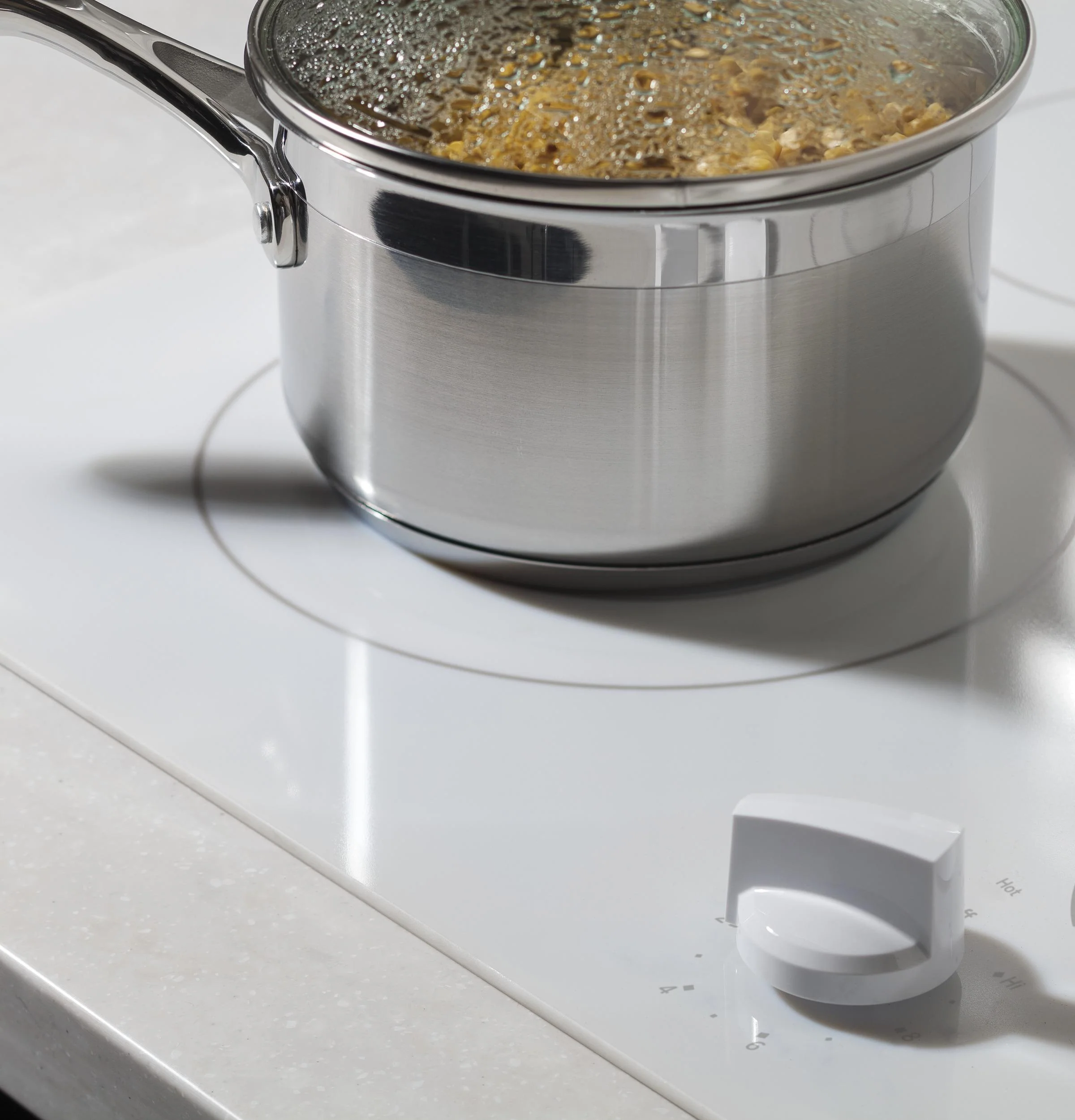 JP3036TLWW GE® 36" Built-In Knob Control Electric Cooktop - Image 4