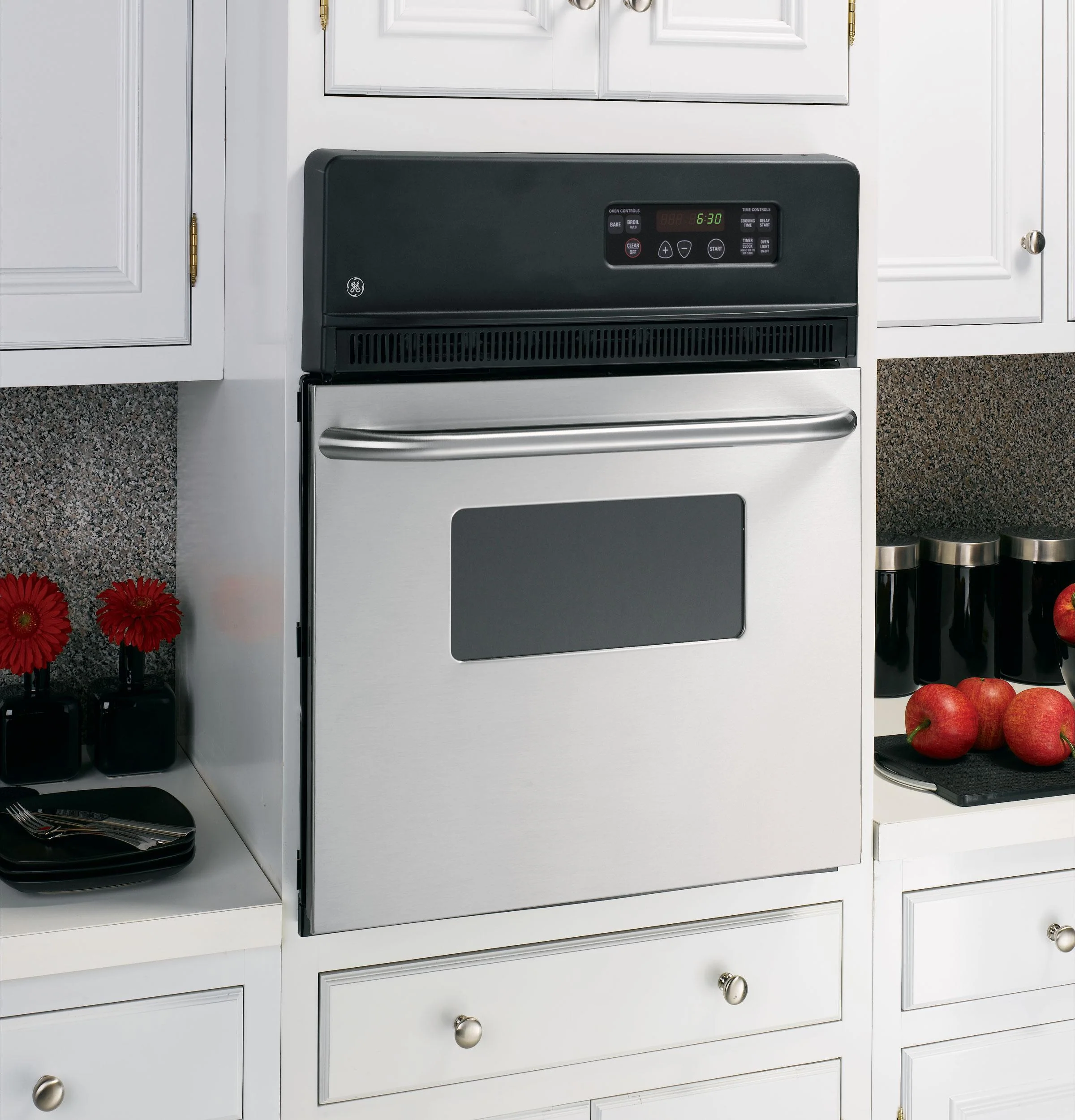 JRS06SKSS GE® 24" Electric Single Standard Clean Wall Oven - Image 2