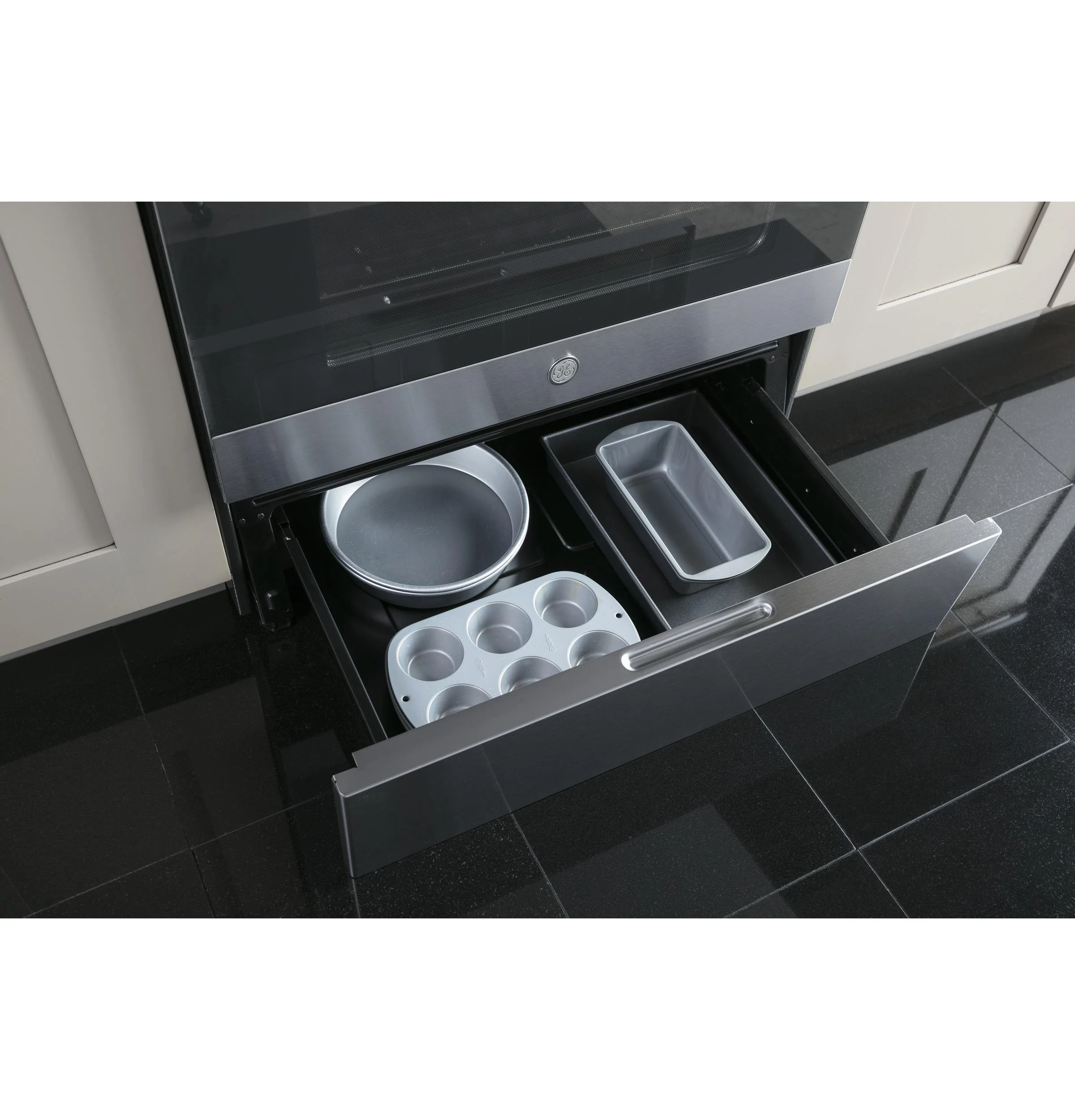 GE® 30" Slide-In Electric Range - Image 11