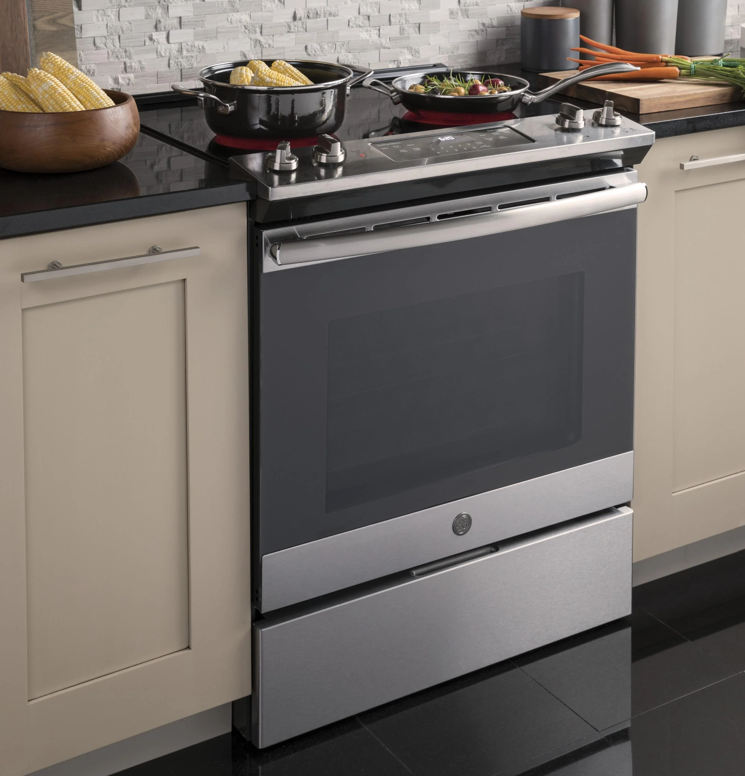 GE® 30" Slide-In Electric Range - Image 19