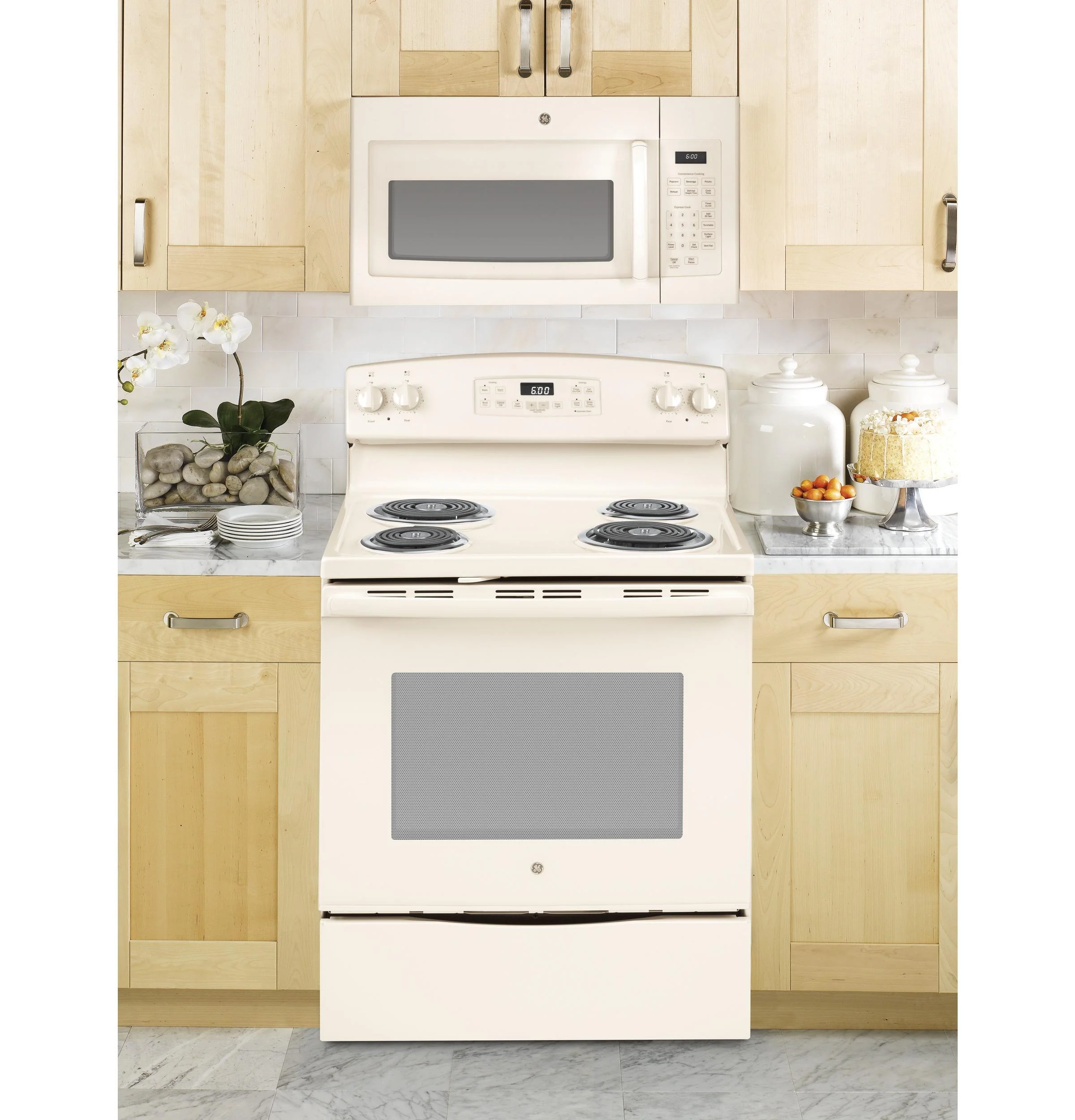 JVM3160DFCC GE® 1.6 Cu. Ft. Over-the-Range Microwave Oven - Image 3