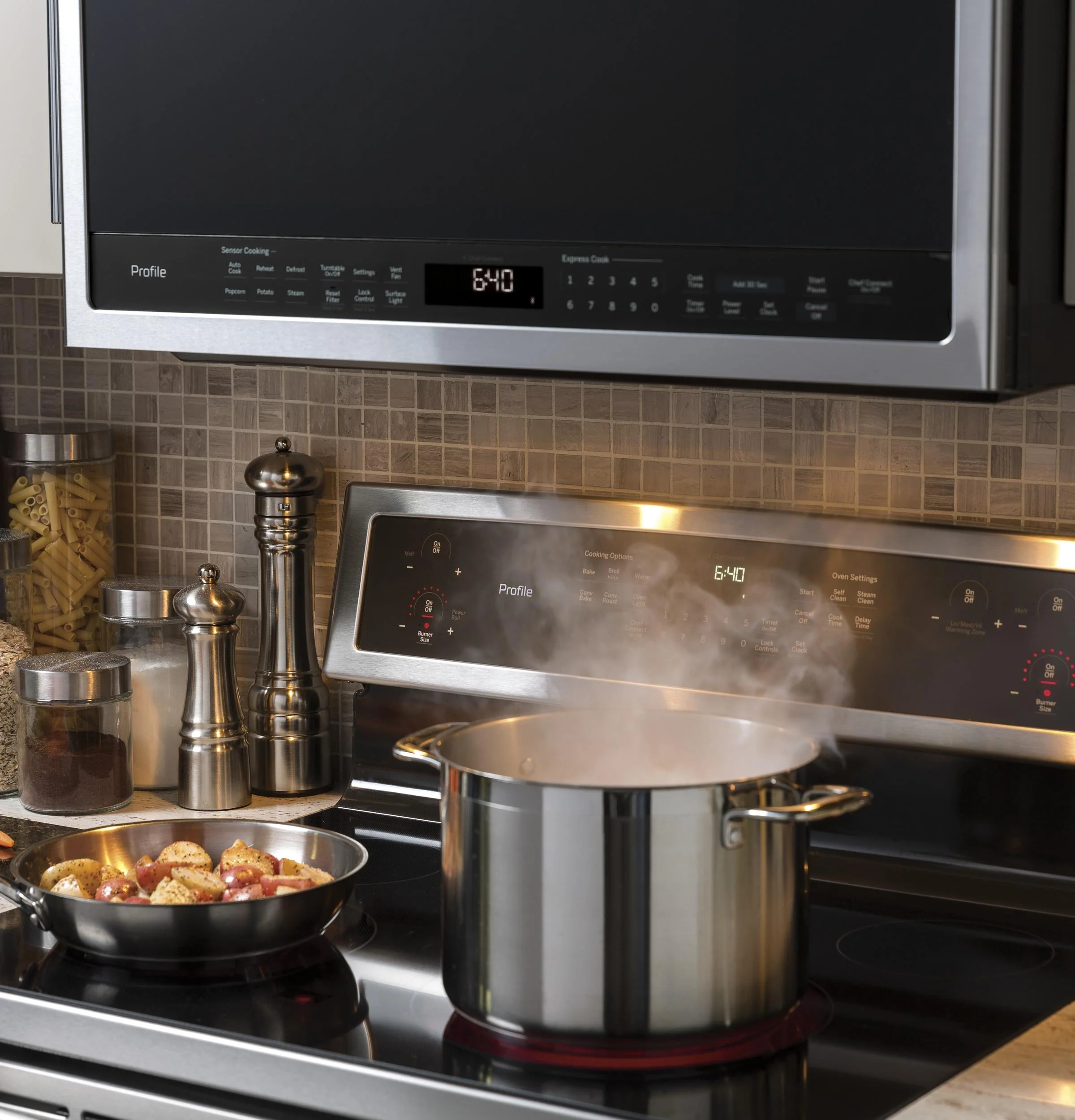 JVM6172SKSS GE® 1.7 Cu. Ft. Over-the-Range Microwave Oven - Image 17