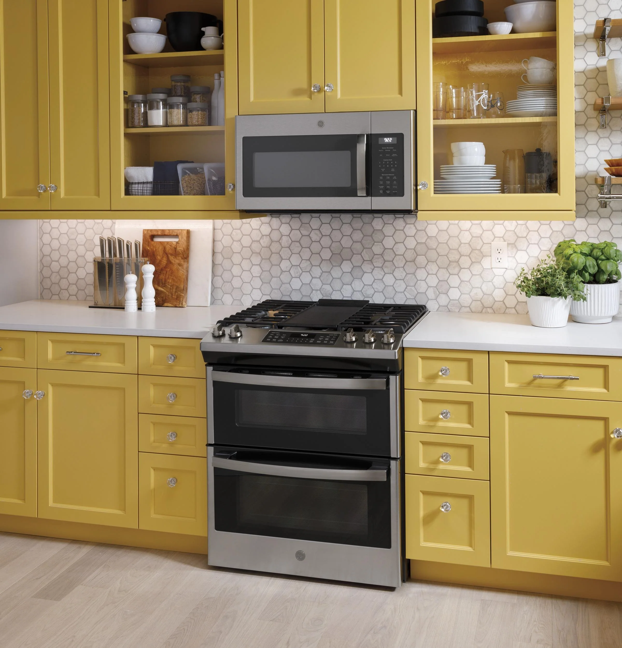 JVM6175YKFS GE® 1.7 Cu. Ft. Over-the-Range Sensor Fingerprint Resistant Microwave Oven - Image 13