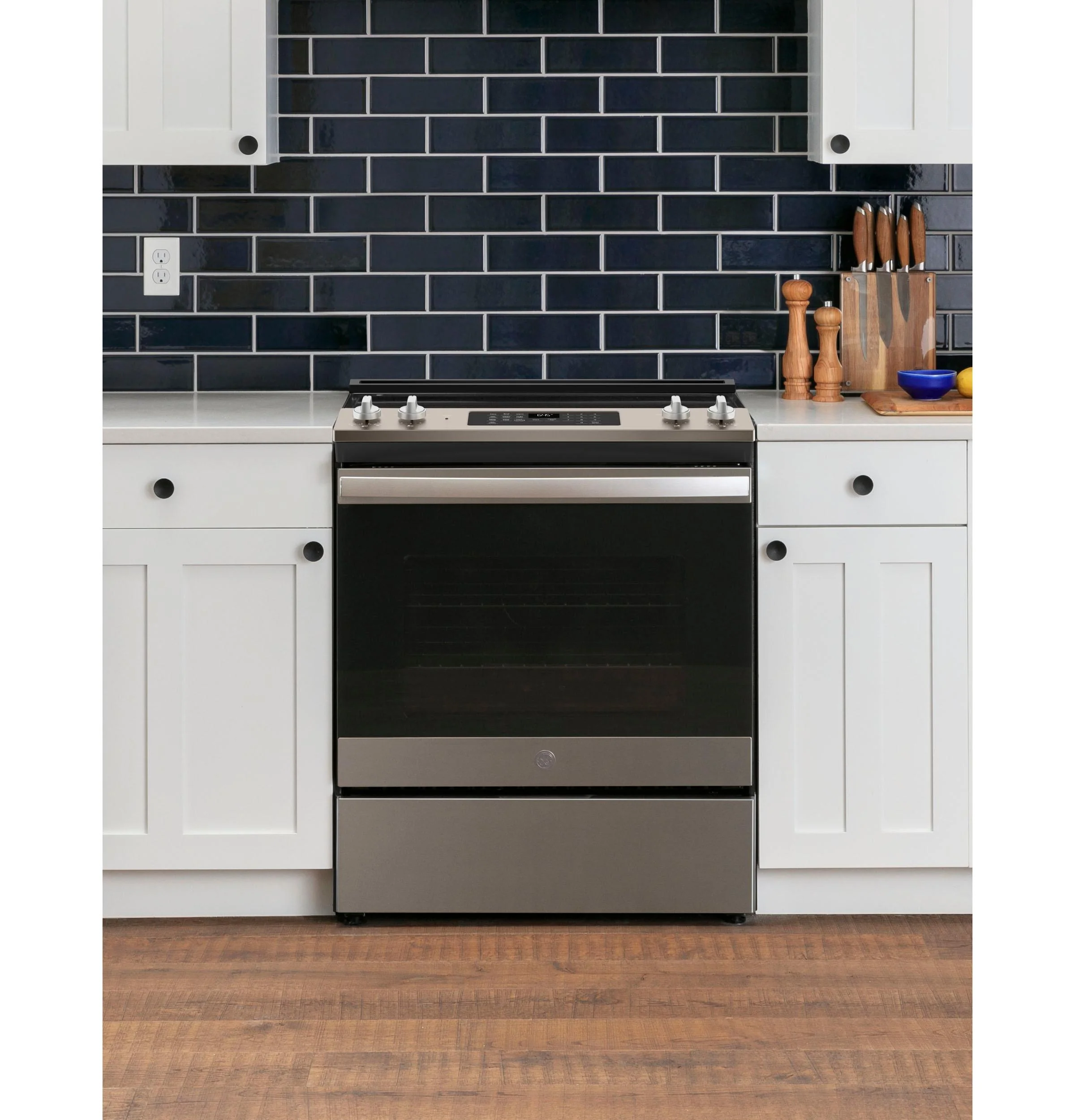 JVW5301EJES GE® 30" Wall-Mount Pyramid Chimney Hood - Image 14