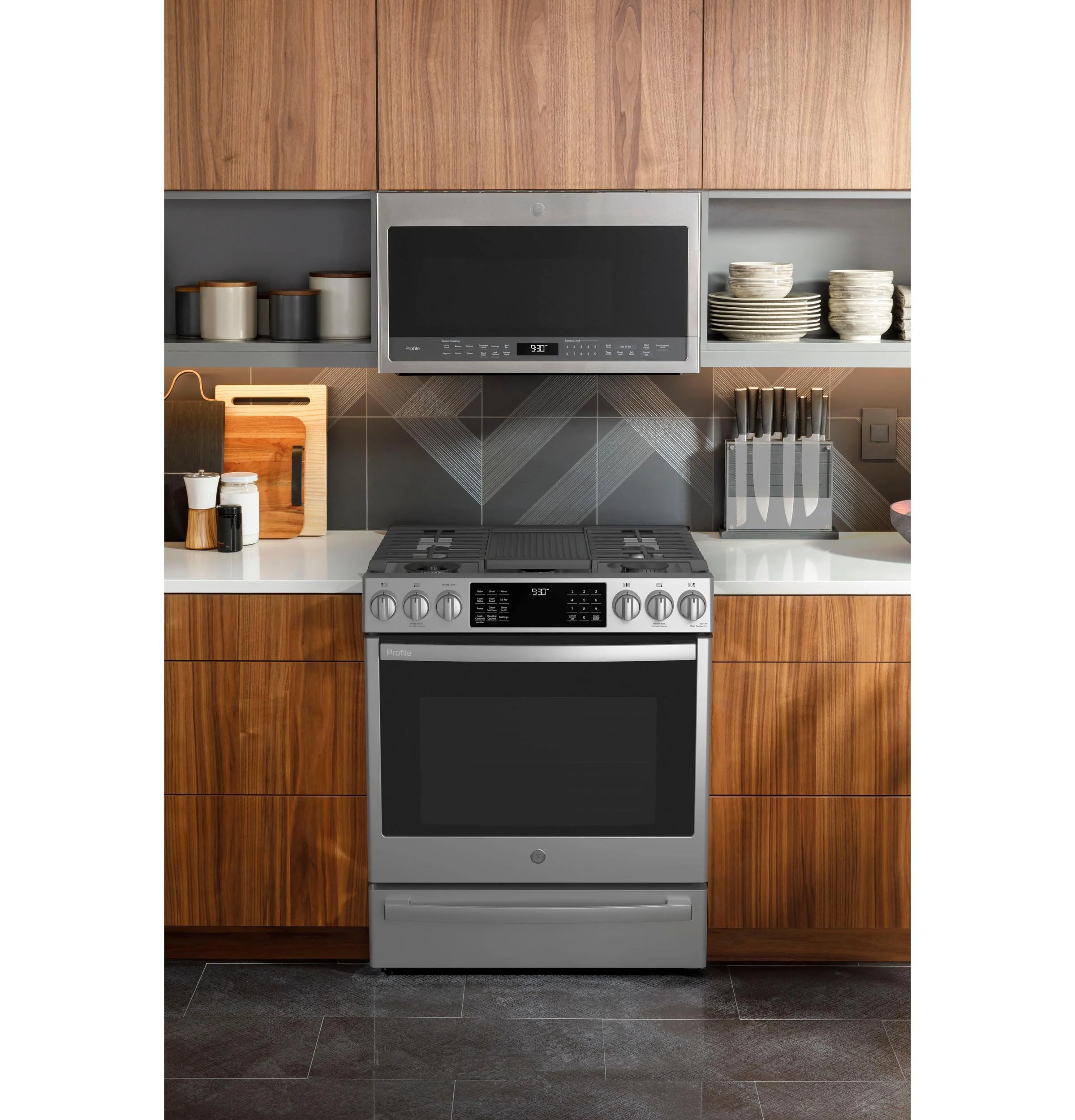 P2S930YPFS GE Profile™ 30" Smart Dual Fuel Slide-In Front-Control Fingerprint Resistant Range - Image 7